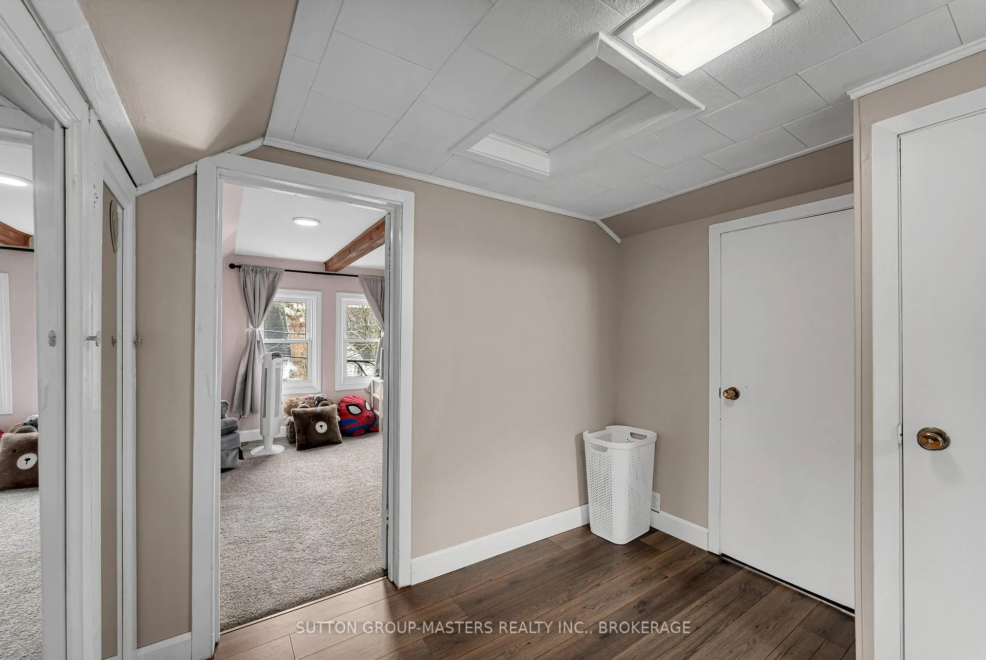 Photo 19 of 17 N Bartlett Street, Kingston, East of Sir John A. Blvd — HOMEH