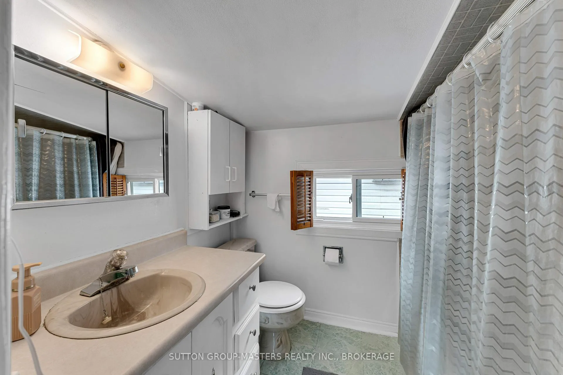 Photo 24 of 17 N Bartlett Street, Kingston, East of Sir John A. Blvd — HOMEH