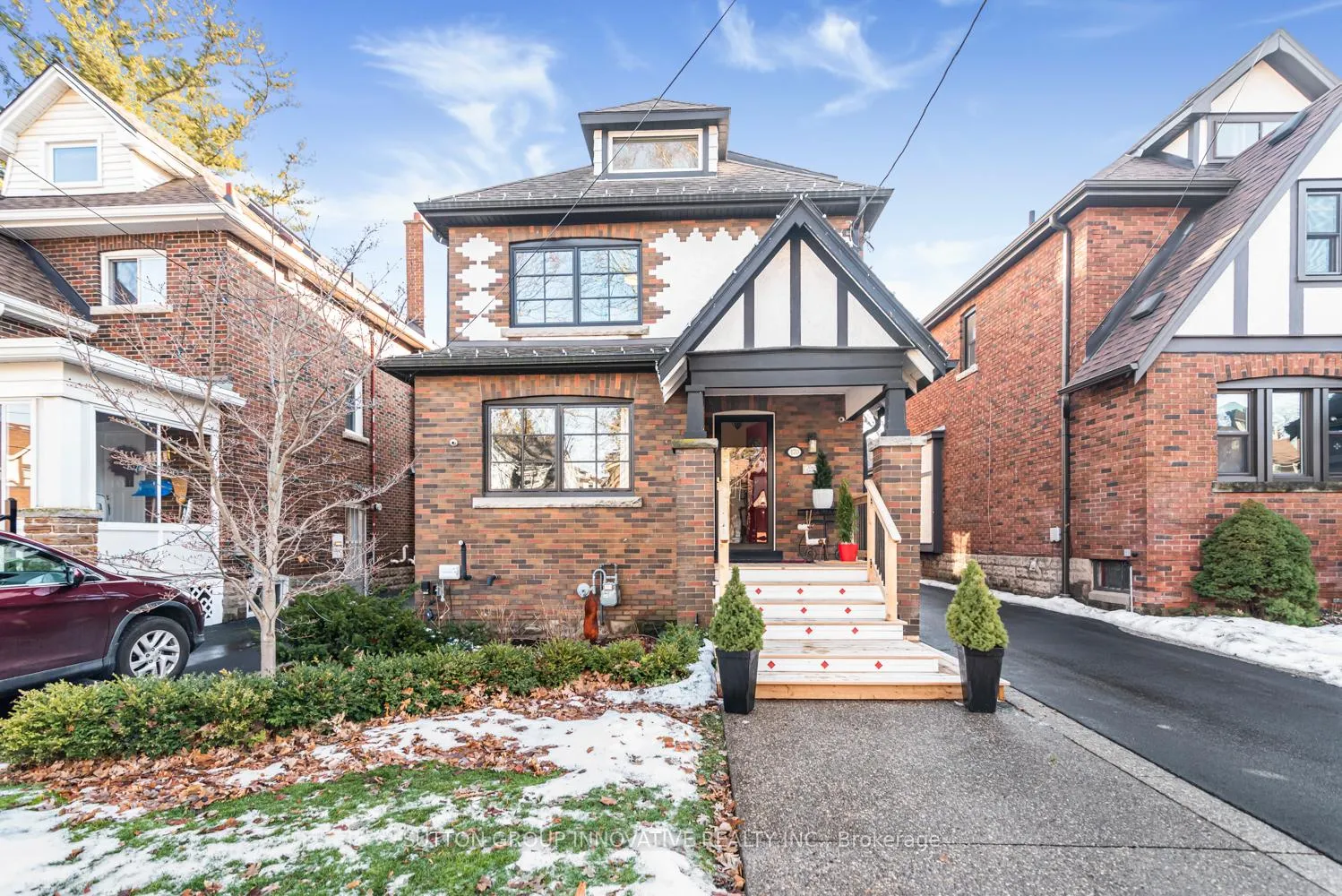Photo 2 of 170 Haddon Avenue N, Hamilton, Westdale — HOMEH