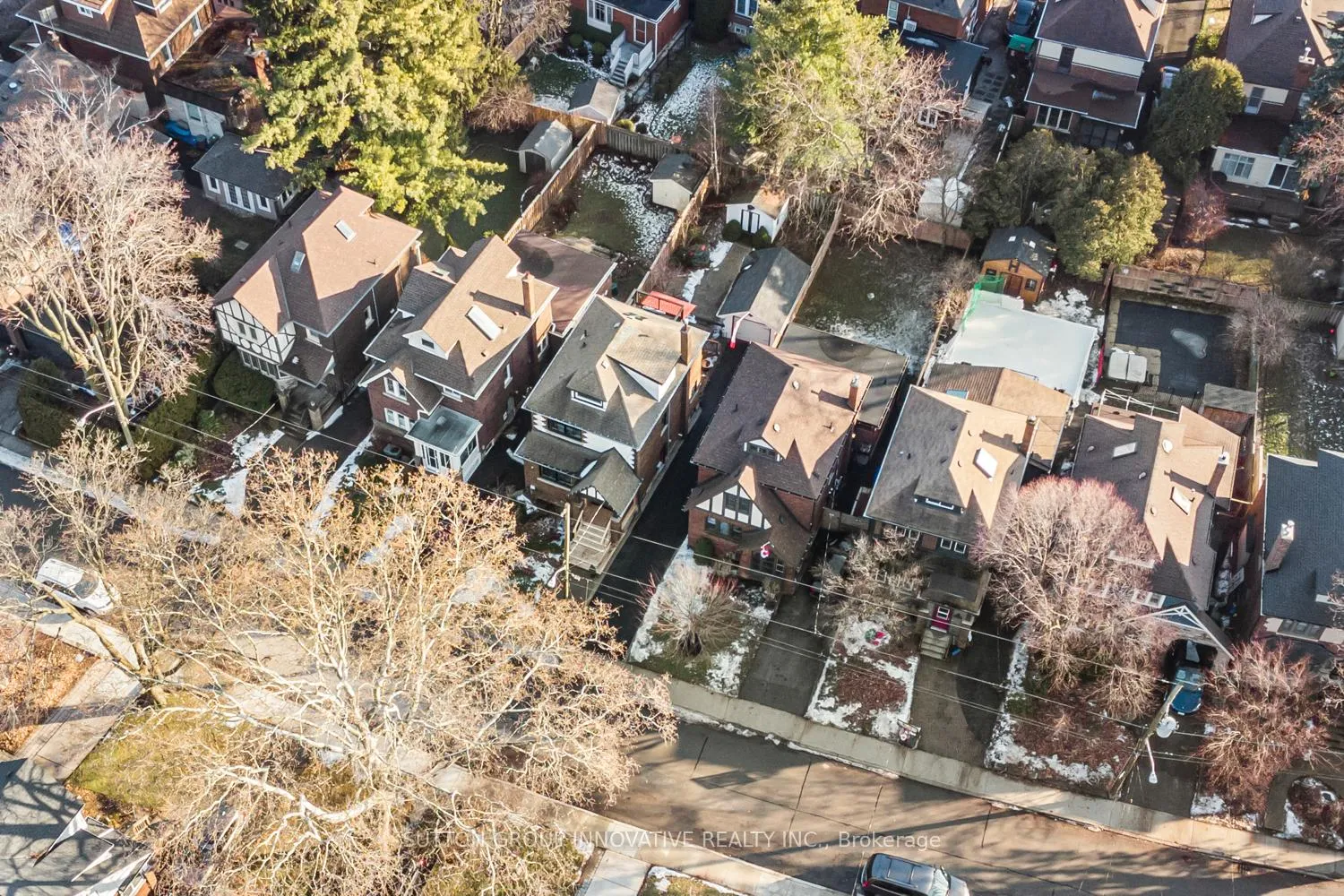 Photo 3 of 170 Haddon Avenue N, Hamilton, Westdale — HOMEH