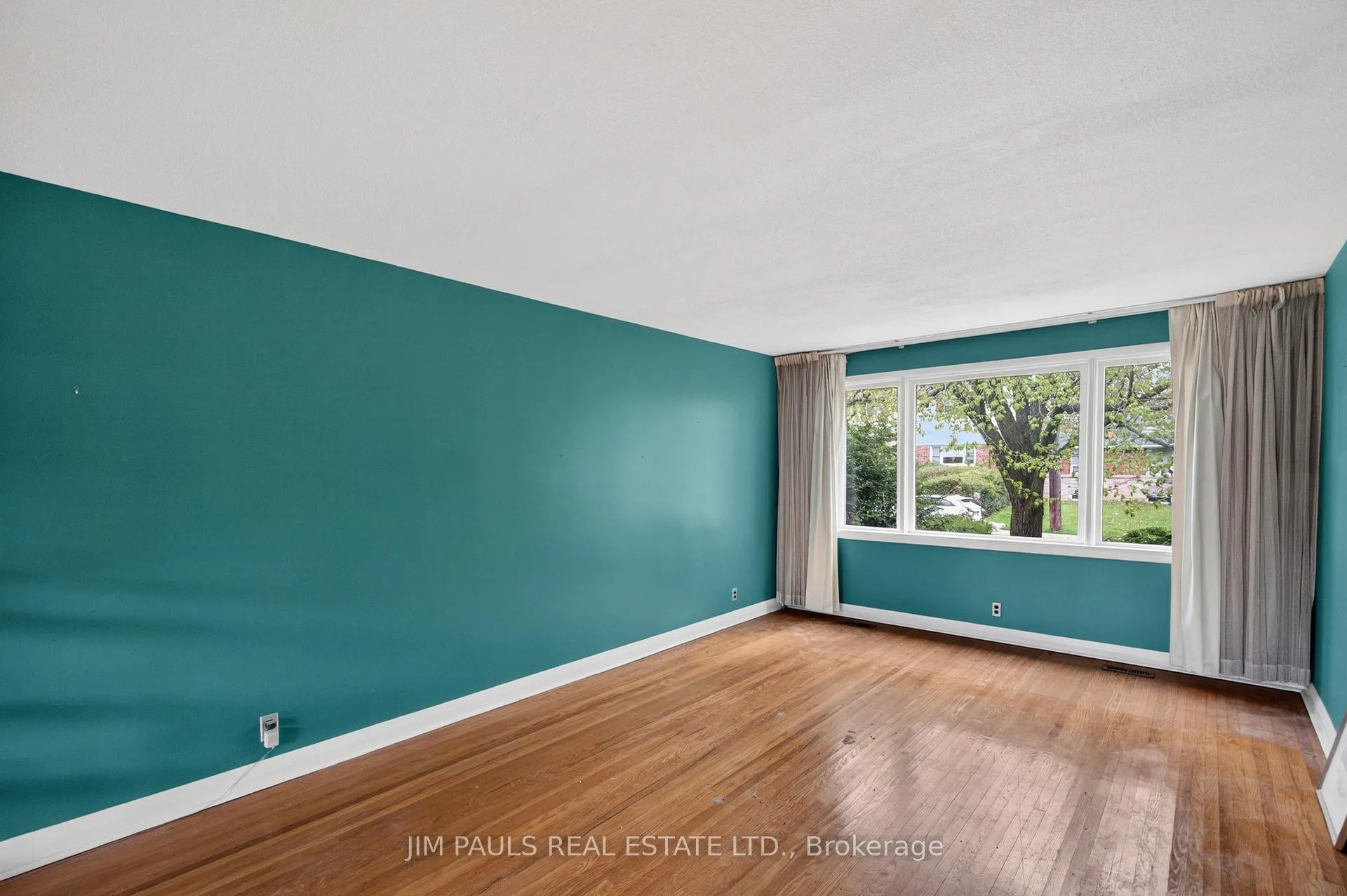 Photo 4 of 39 West 21st Street, Hamilton, Westcliffe — HOMEH