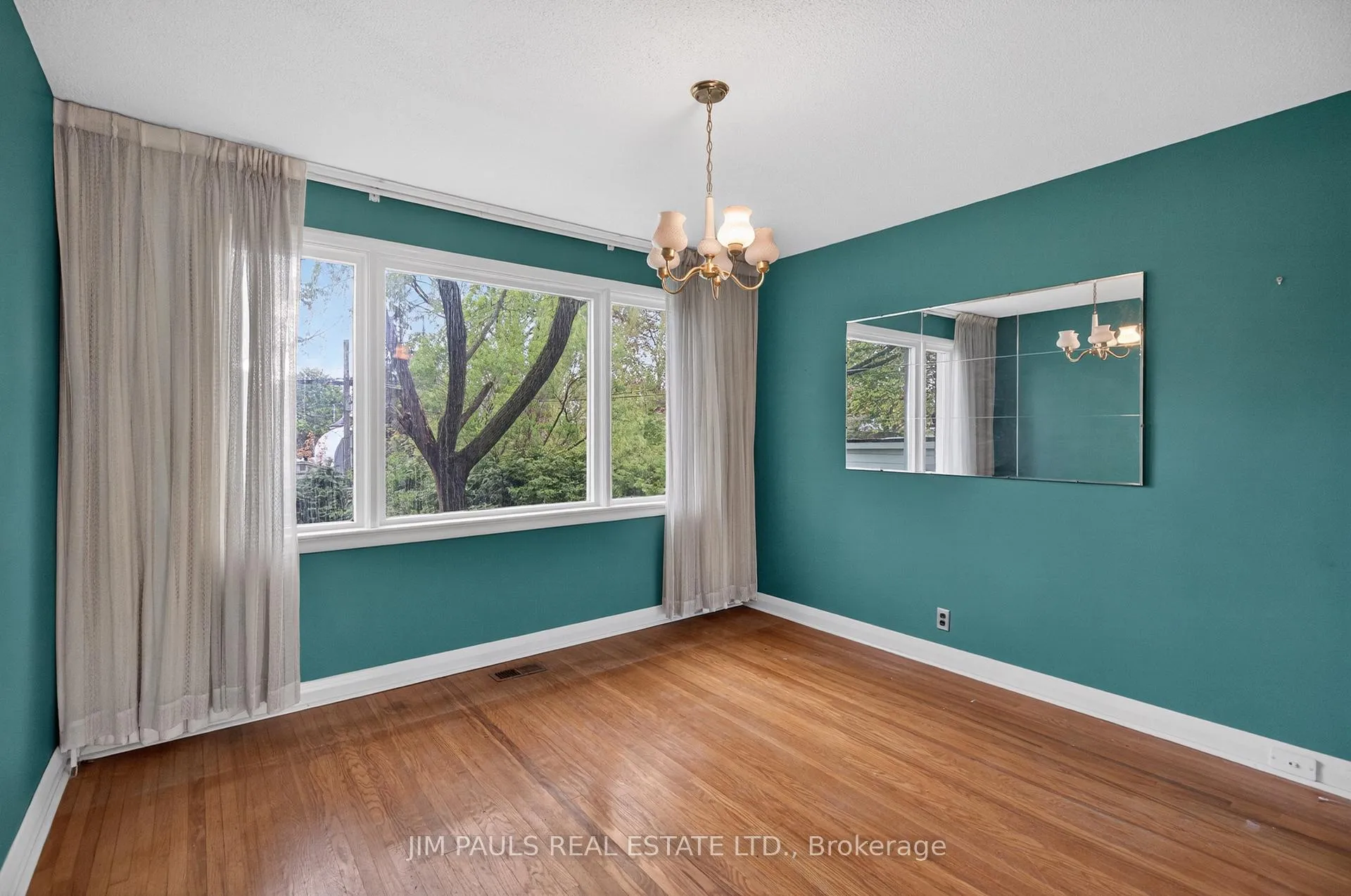 Photo 8 of 39 West 21st Street, Hamilton, Westcliffe — HOMEH