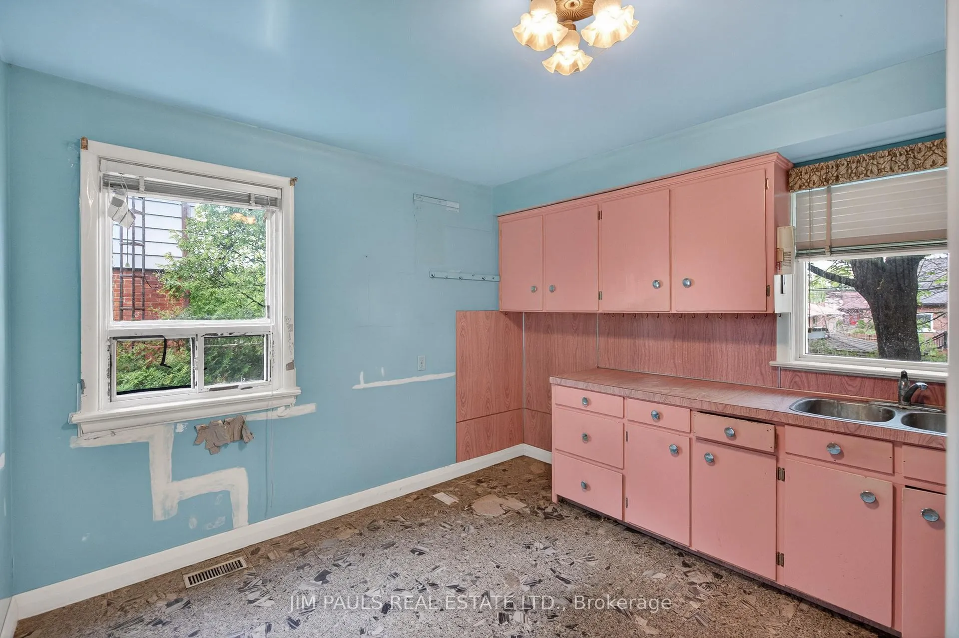 Photo 15 of 39 West 21st Street, Hamilton, Westcliffe — HOMEH
