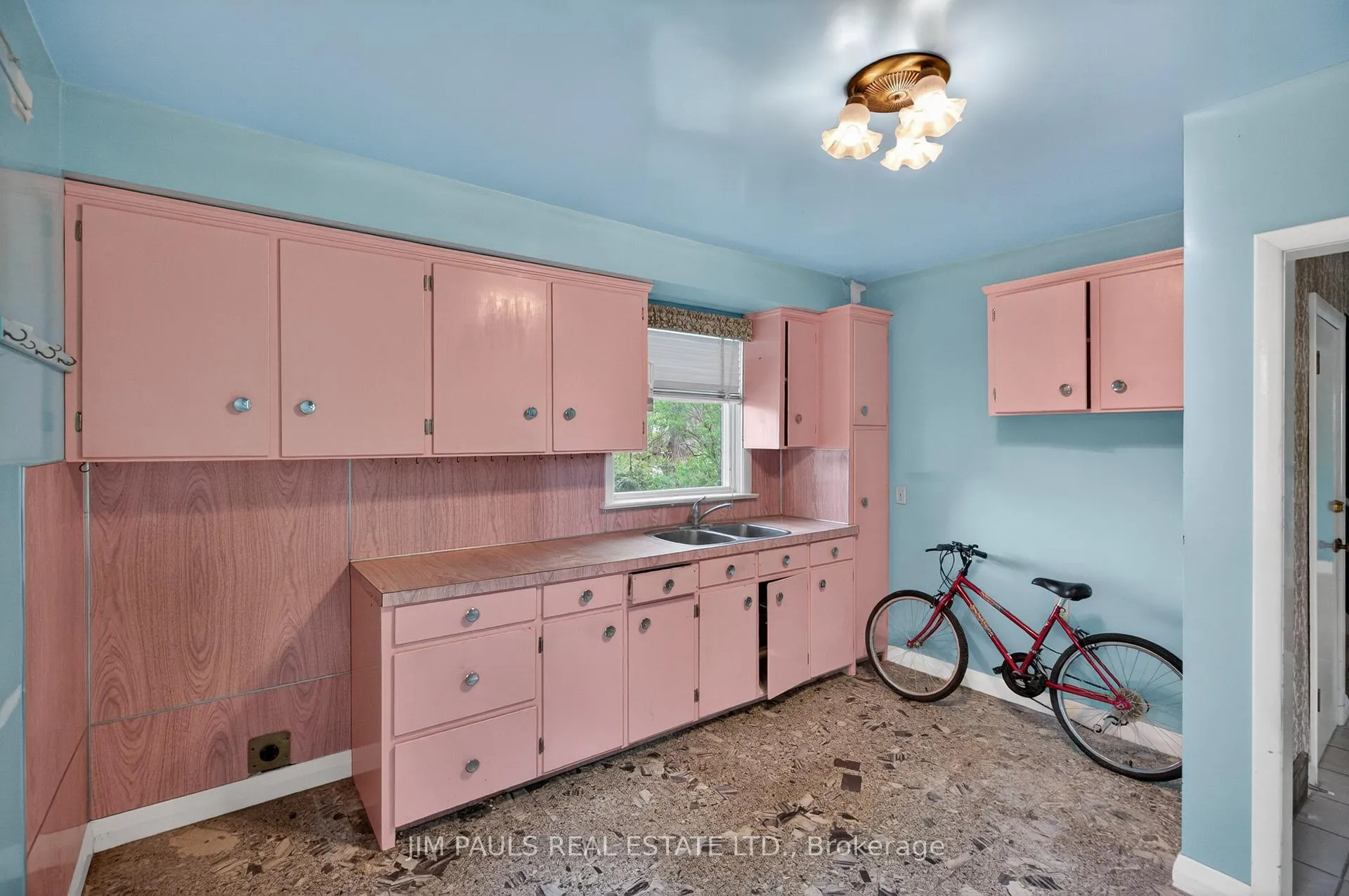 Photo 16 of 39 West 21st Street, Hamilton, Westcliffe — HOMEH