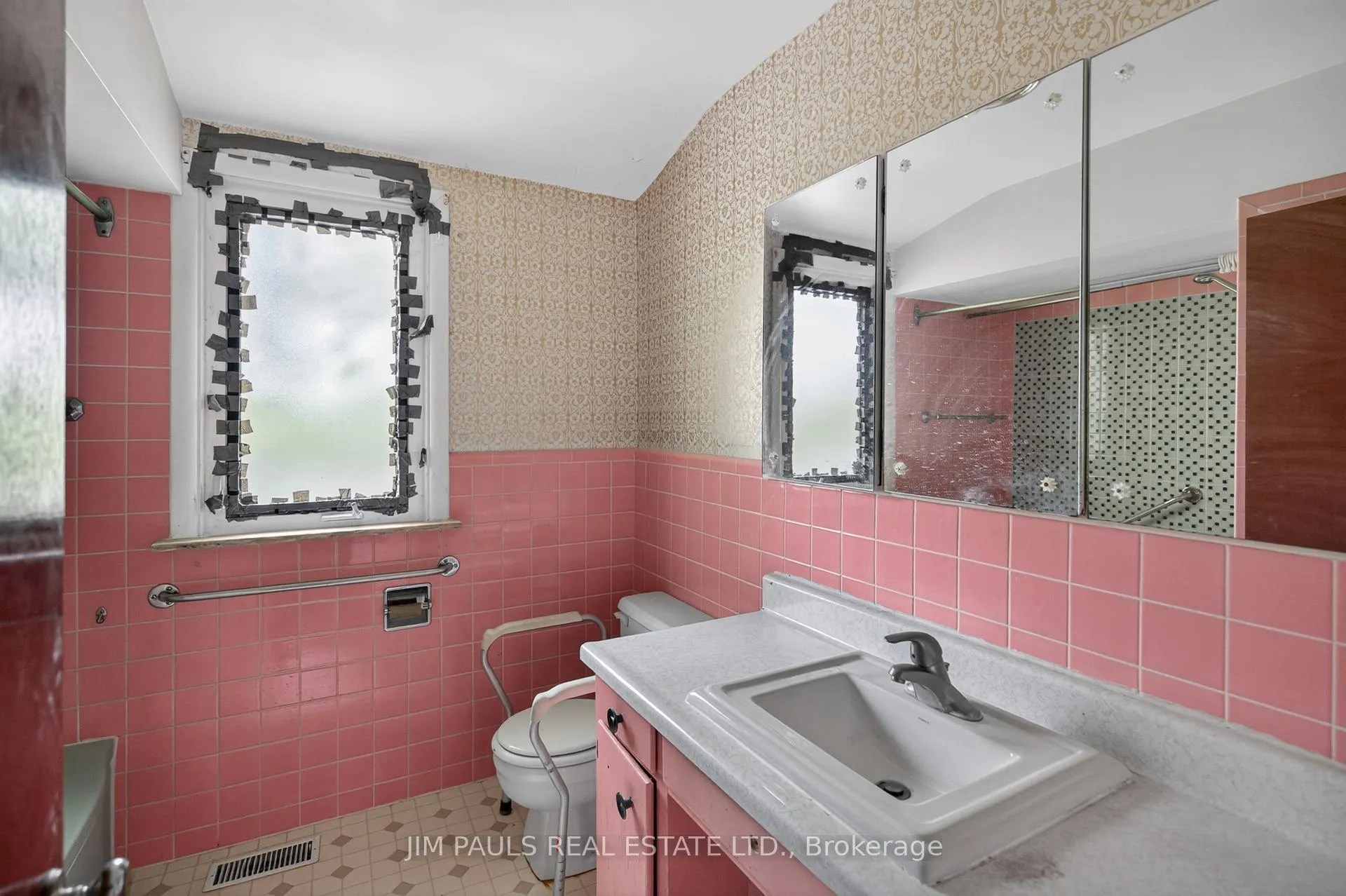 Photo 29 of 39 West 21st Street, Hamilton, Westcliffe — HOMEH