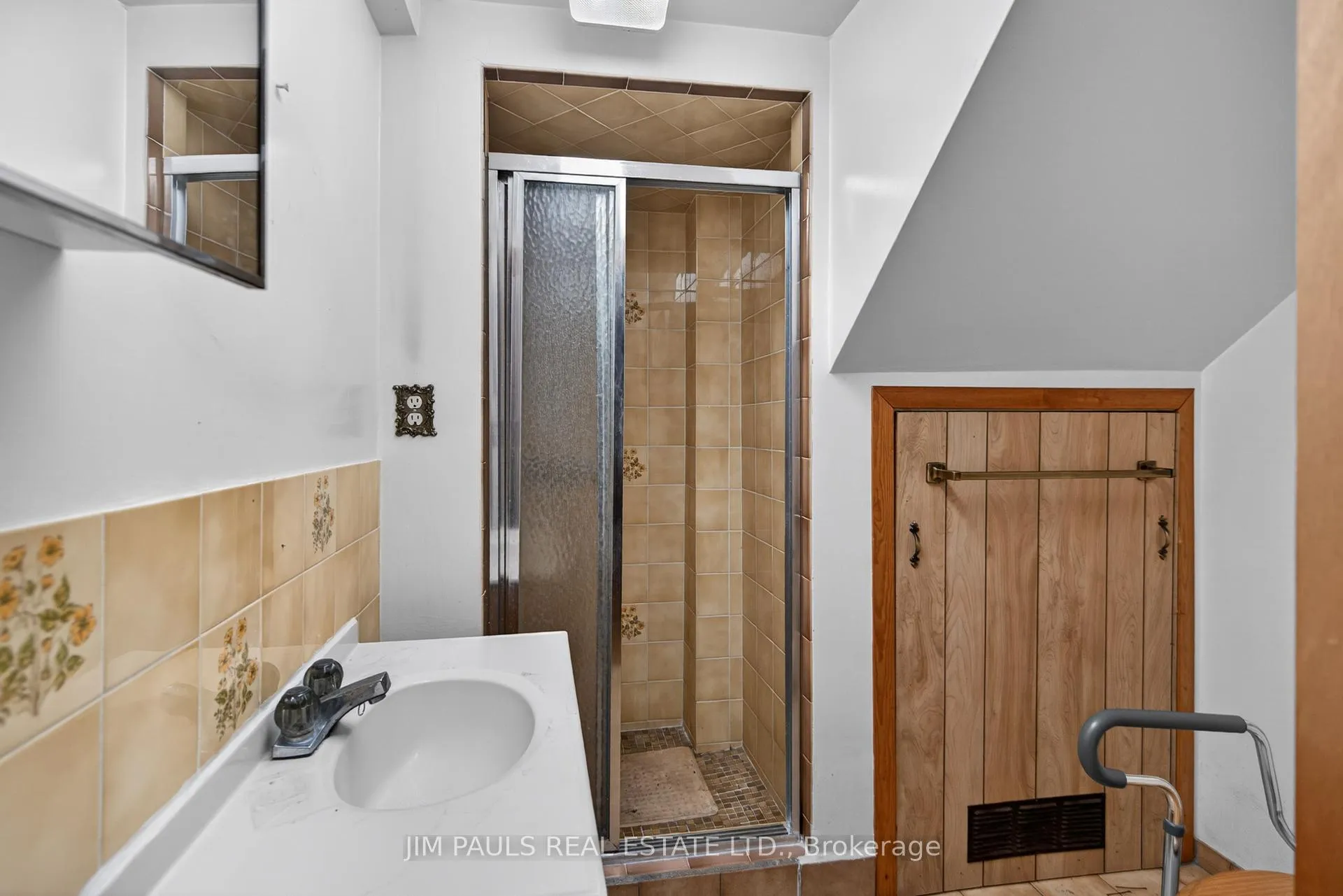 Photo 39 of 39 West 21st Street, Hamilton, Westcliffe — HOMEH