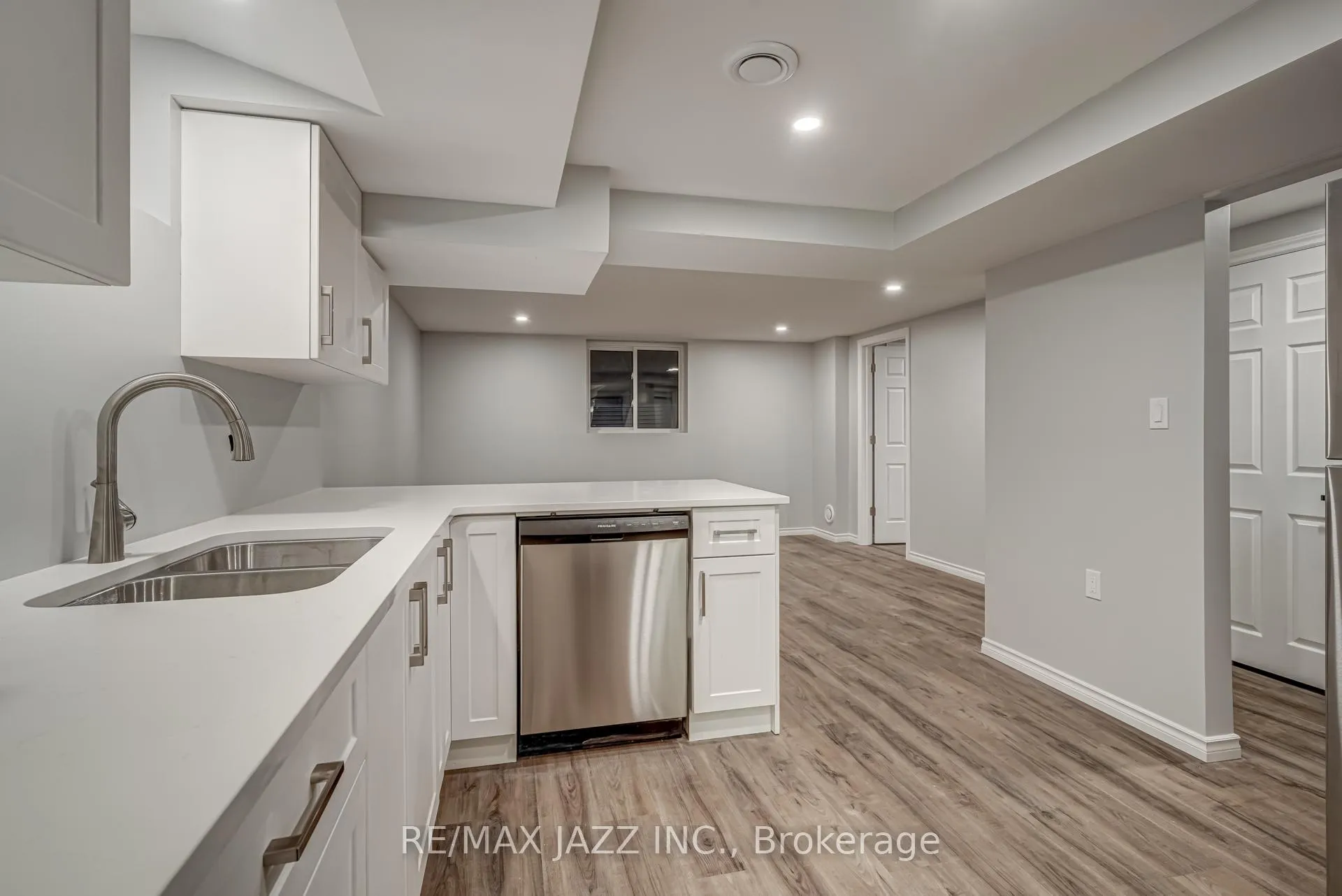 Photo 8 of Unit A, 1189 Cartier Boulevard, Peterborough, Northcrest Ward 5 — HOMEH