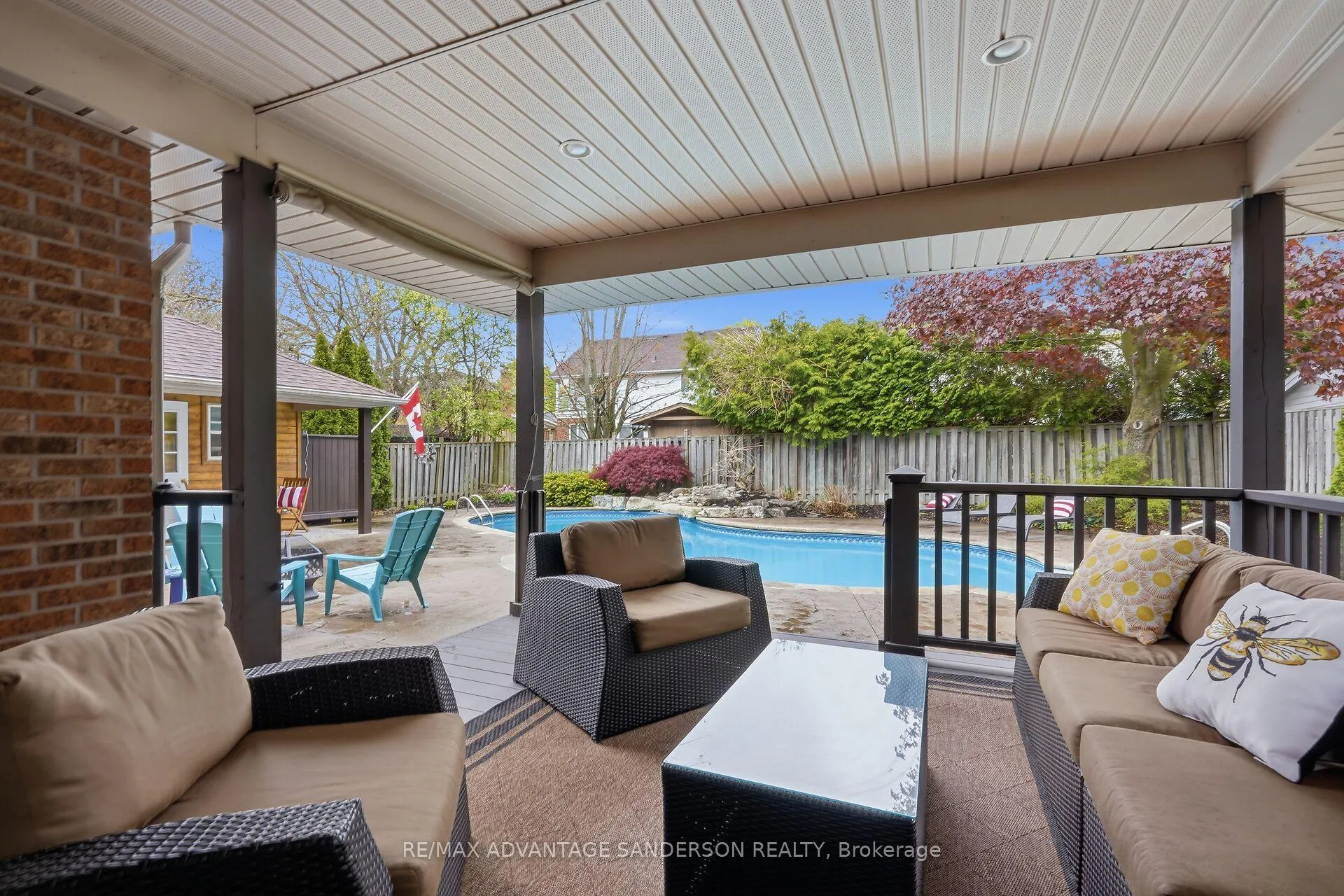 Photo 5 of 512 Jeffreybrook Drive, London, North B — HOMEH