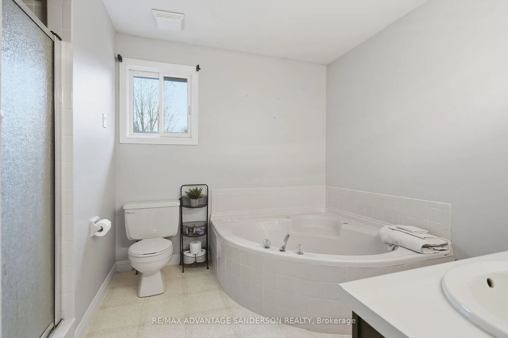 Photo 36 of 512 Jeffreybrook Drive, London, North B — HOMEH