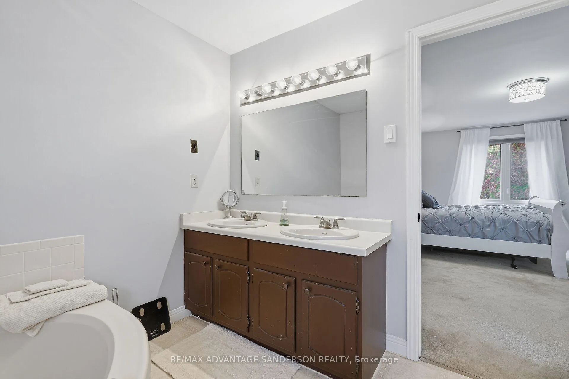 Photo 37 of 512 Jeffreybrook Drive, London, North B — HOMEH