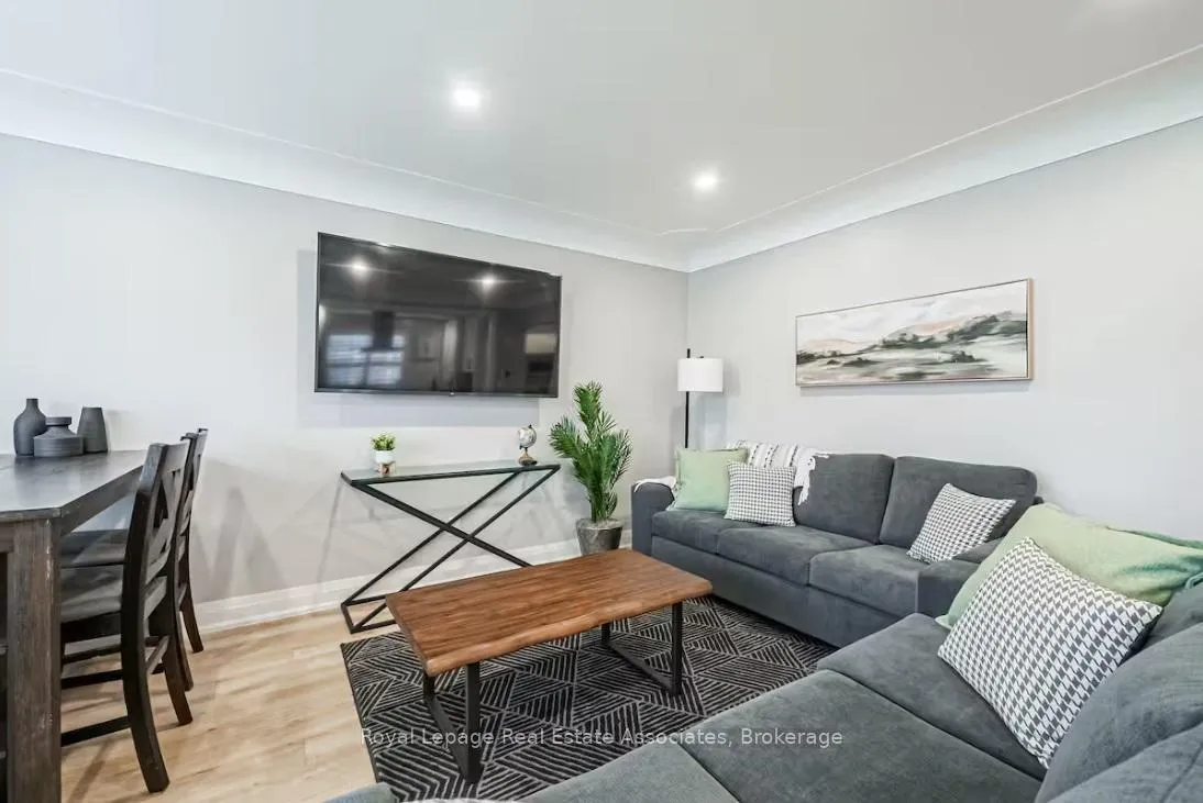 Photo 5 of Unit Unit A, 88 South Bend Road, Hamilton, Balfour — HOMEH