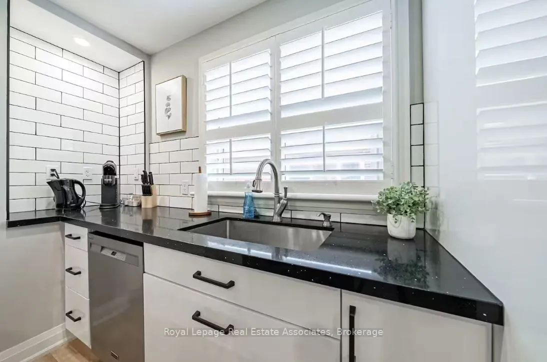Photo 9 of Unit Unit A, 88 South Bend Road, Hamilton, Balfour — HOMEH