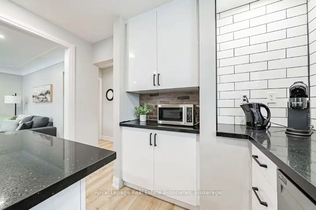Photo 10 of Unit Unit A, 88 South Bend Road, Hamilton, Balfour — HOMEH