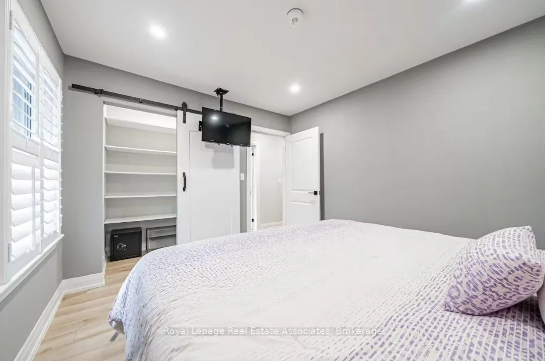 Photo 12 of Unit Unit A, 88 South Bend Road, Hamilton, Balfour — HOMEH