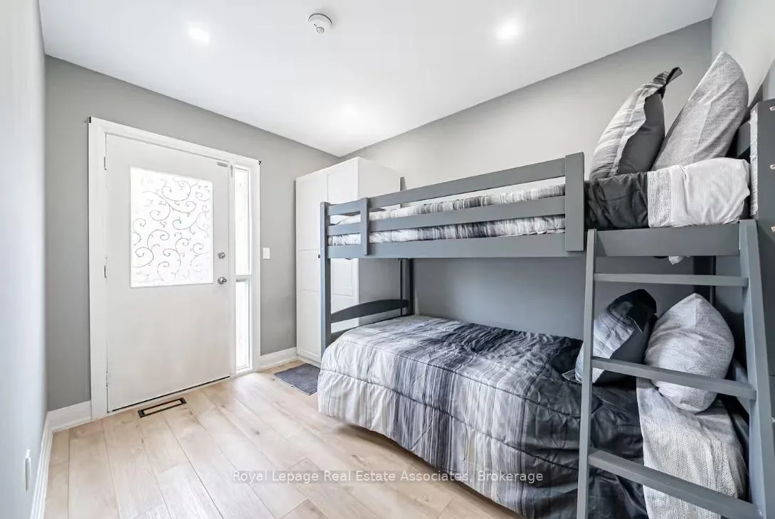 Photo 16 of Unit Unit A, 88 South Bend Road, Hamilton, Balfour — HOMEH