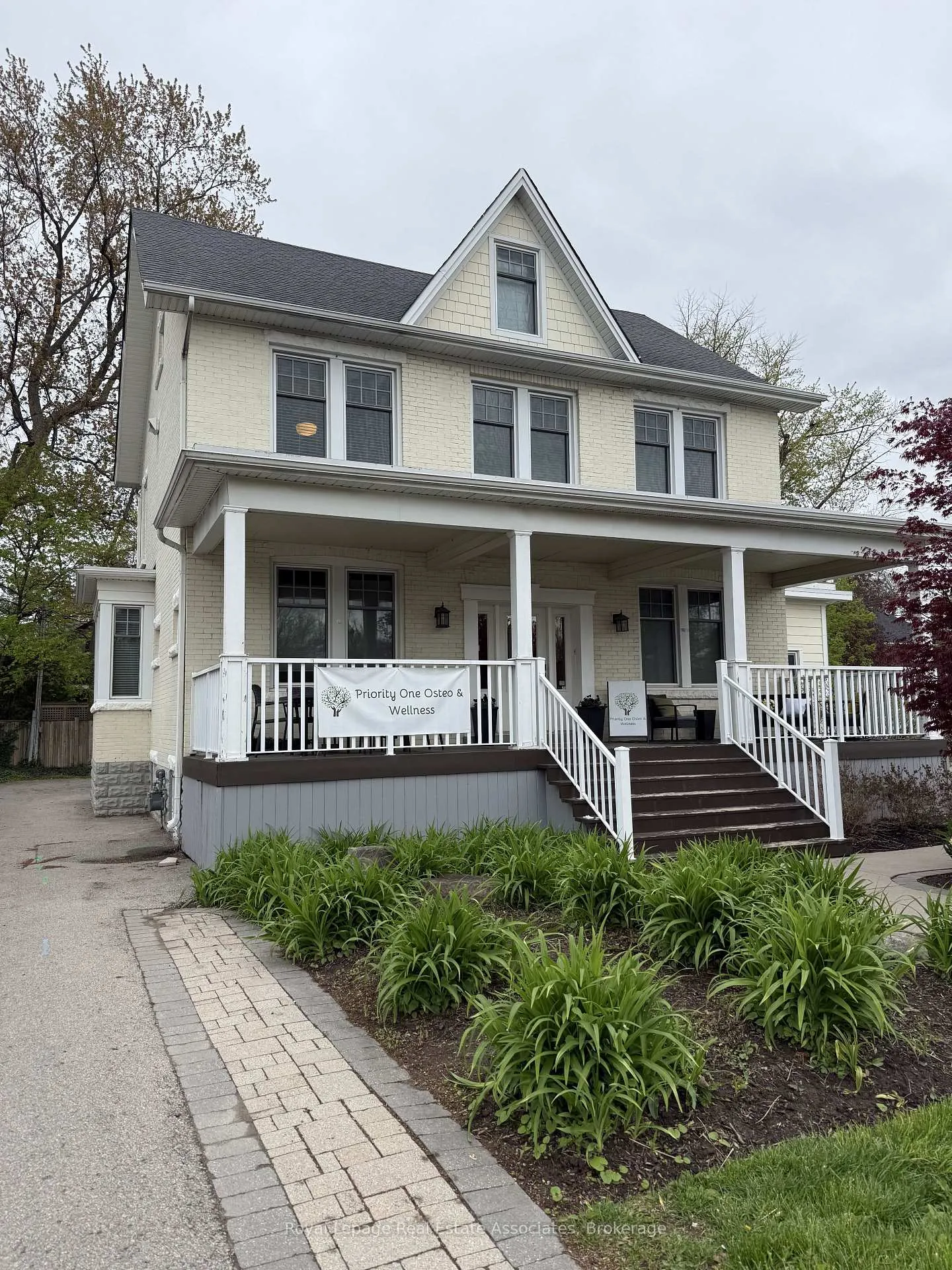 Photo 1 of Unit B, 600 Brant Street, Burlington, Brant — HOMEH