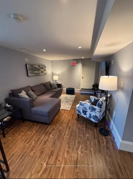 Photo 5 of Unit B, 600 Brant Street, Burlington, Brant — HOMEH