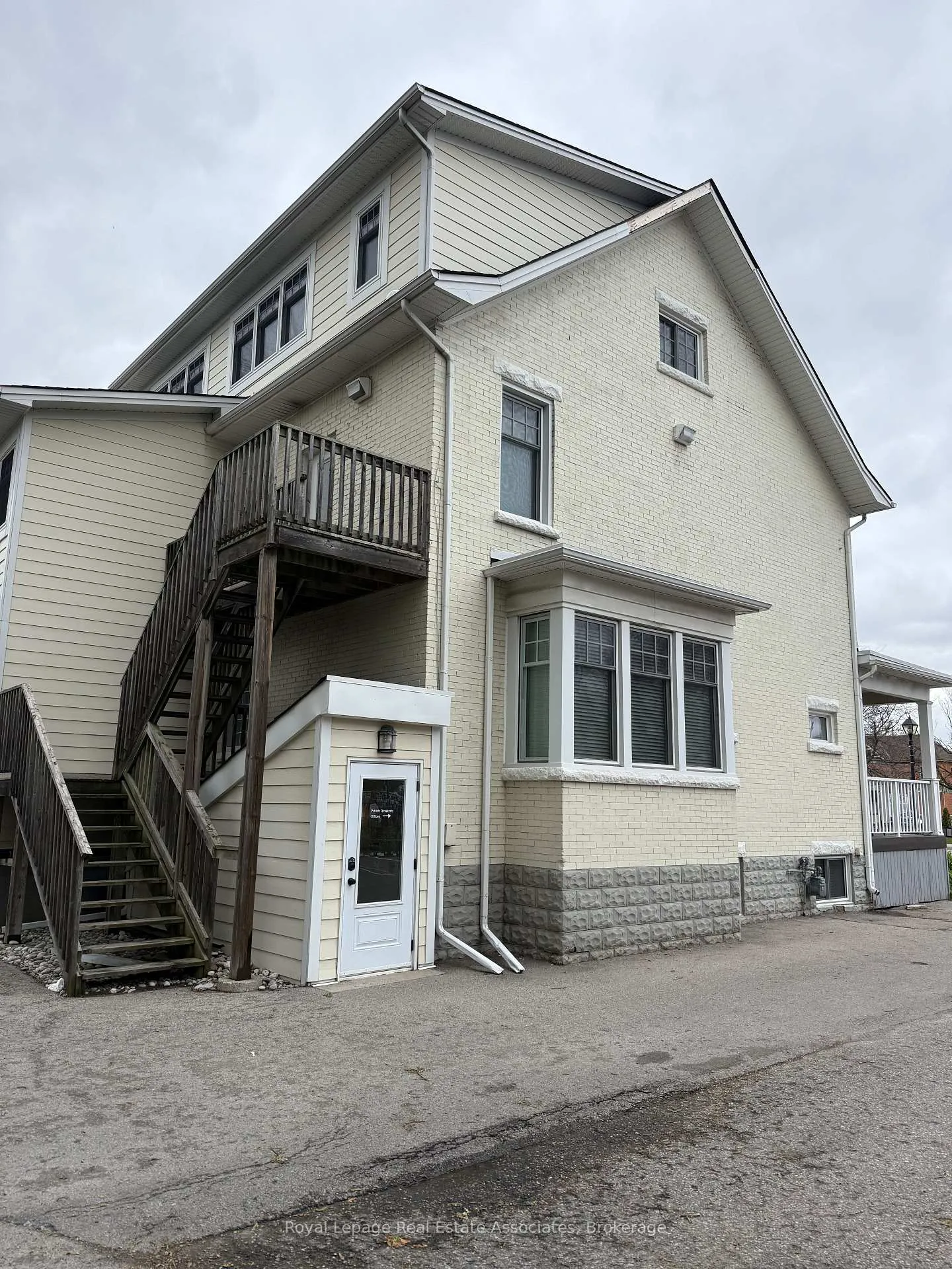 Photo 20 of Unit B, 600 Brant Street, Burlington, Brant — HOMEH