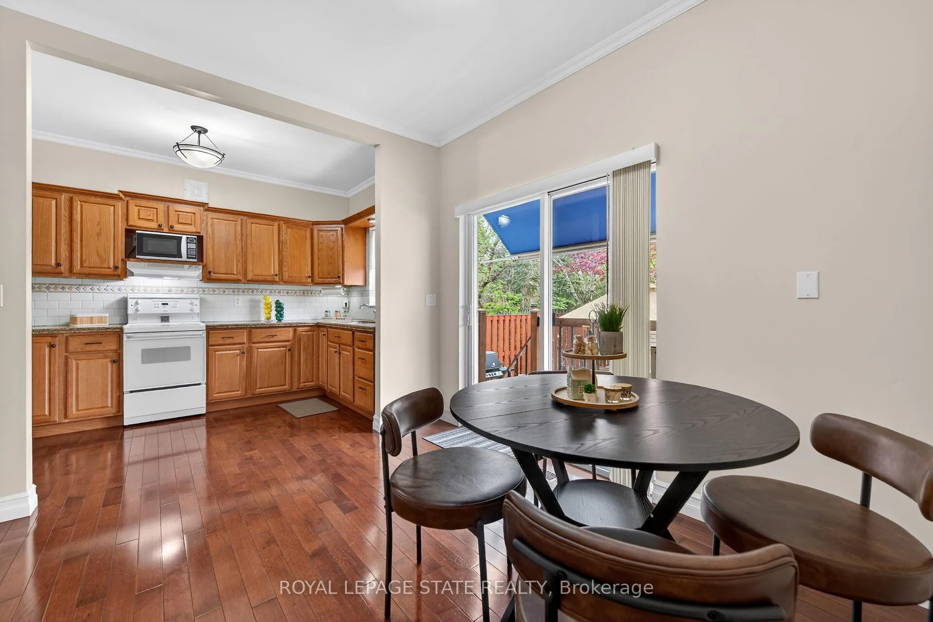 Photo 10 of 172 Prospect Street S, Hamilton, Blakeley — HOMEH