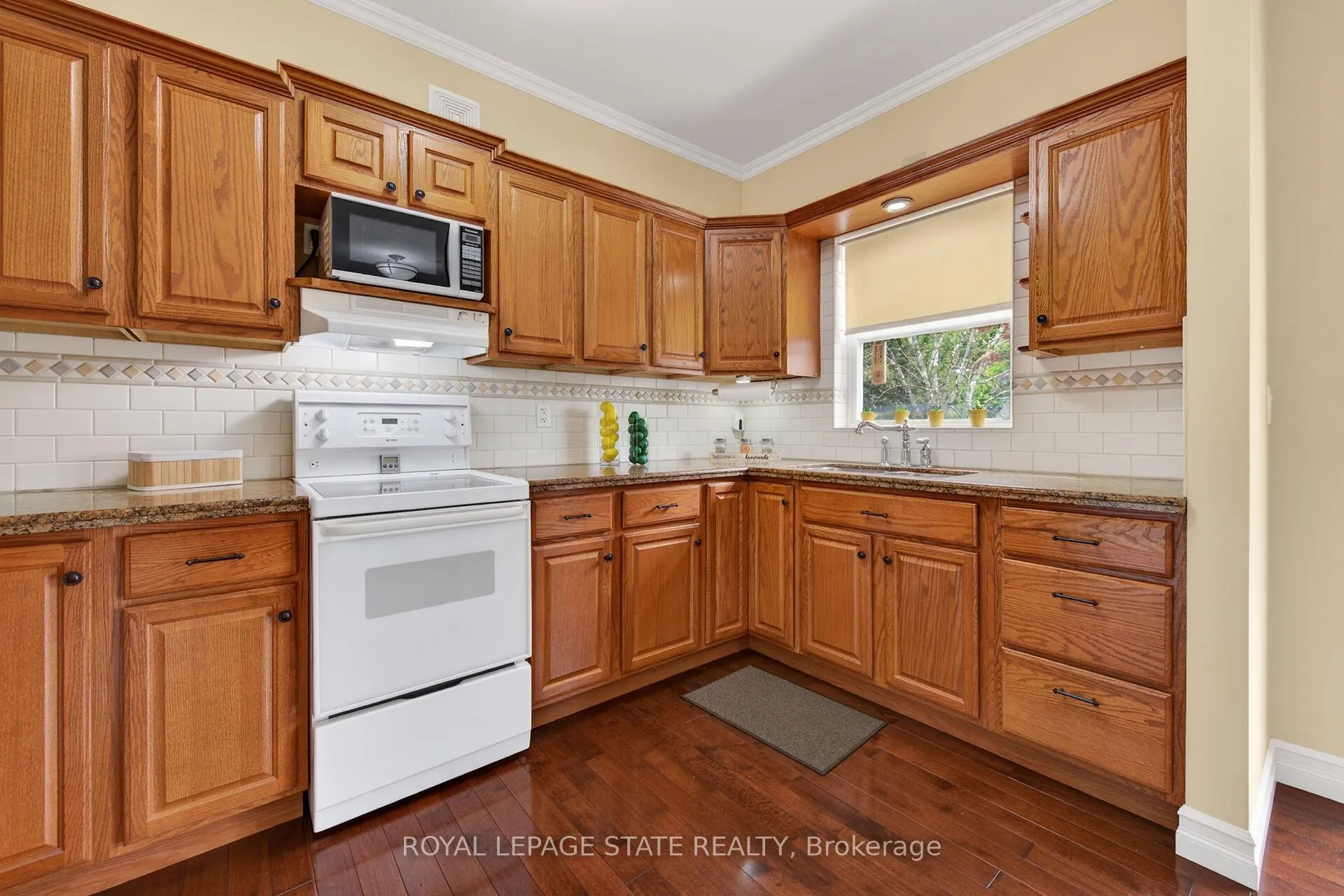 Photo 11 of 172 Prospect Street S, Hamilton, Blakeley — HOMEH