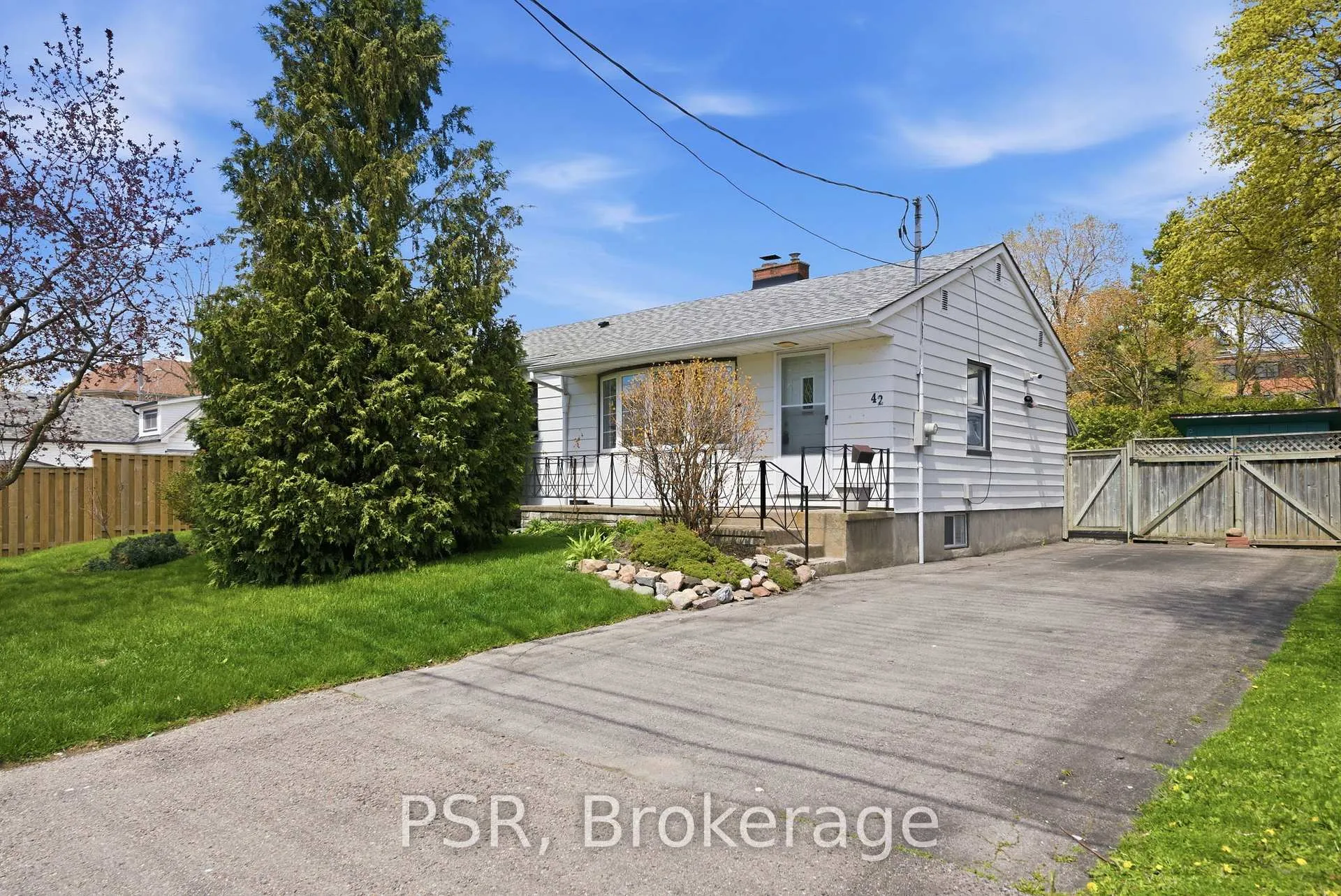 Photo 1 of 42 Jane Street, Clarington, Bowmanville — HOMEH