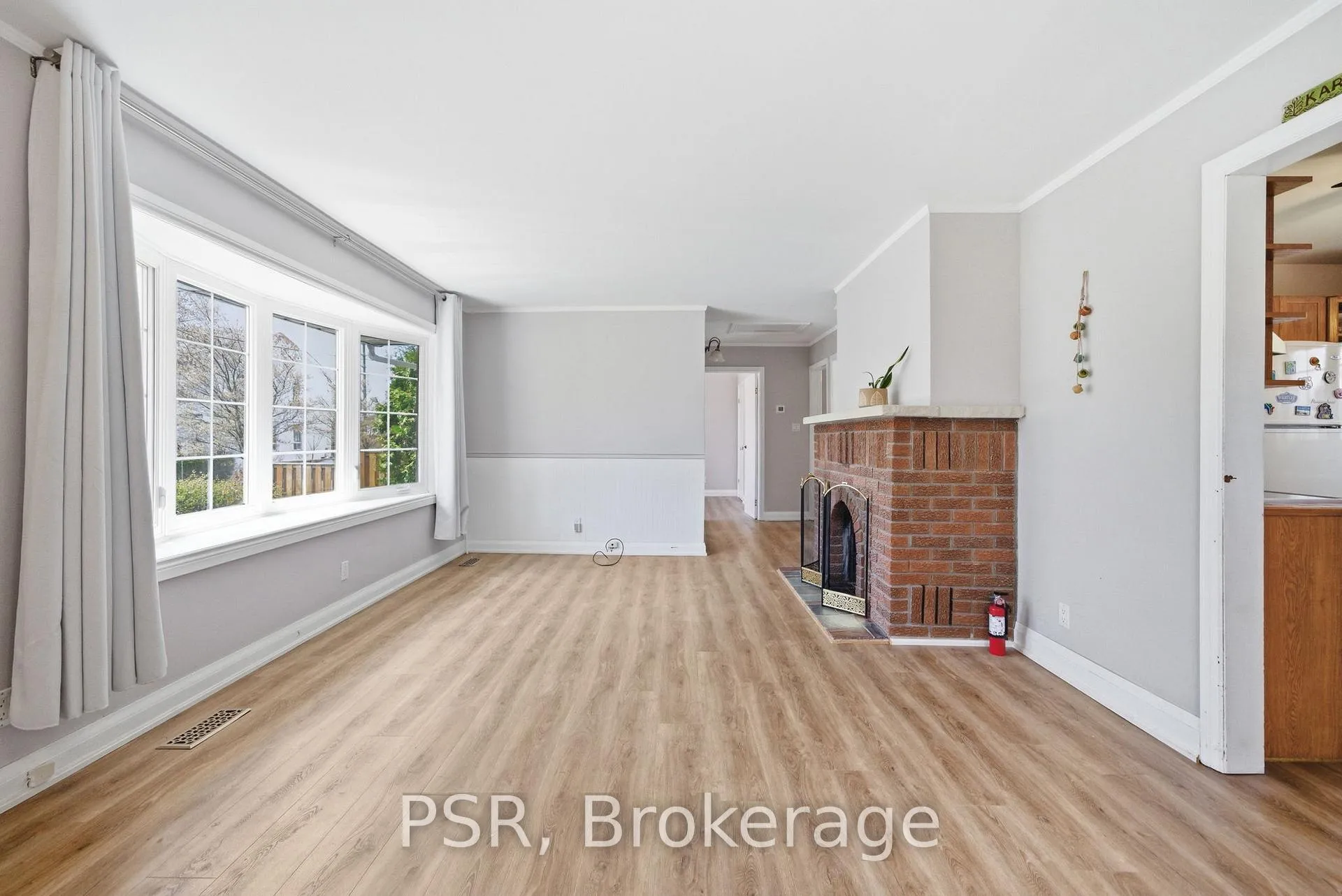 Photo 7 of 42 Jane Street, Clarington, Bowmanville — HOMEH