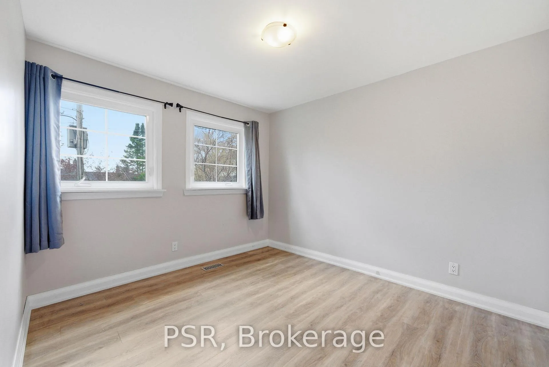 Photo 13 of 42 Jane Street, Clarington, Bowmanville — HOMEH