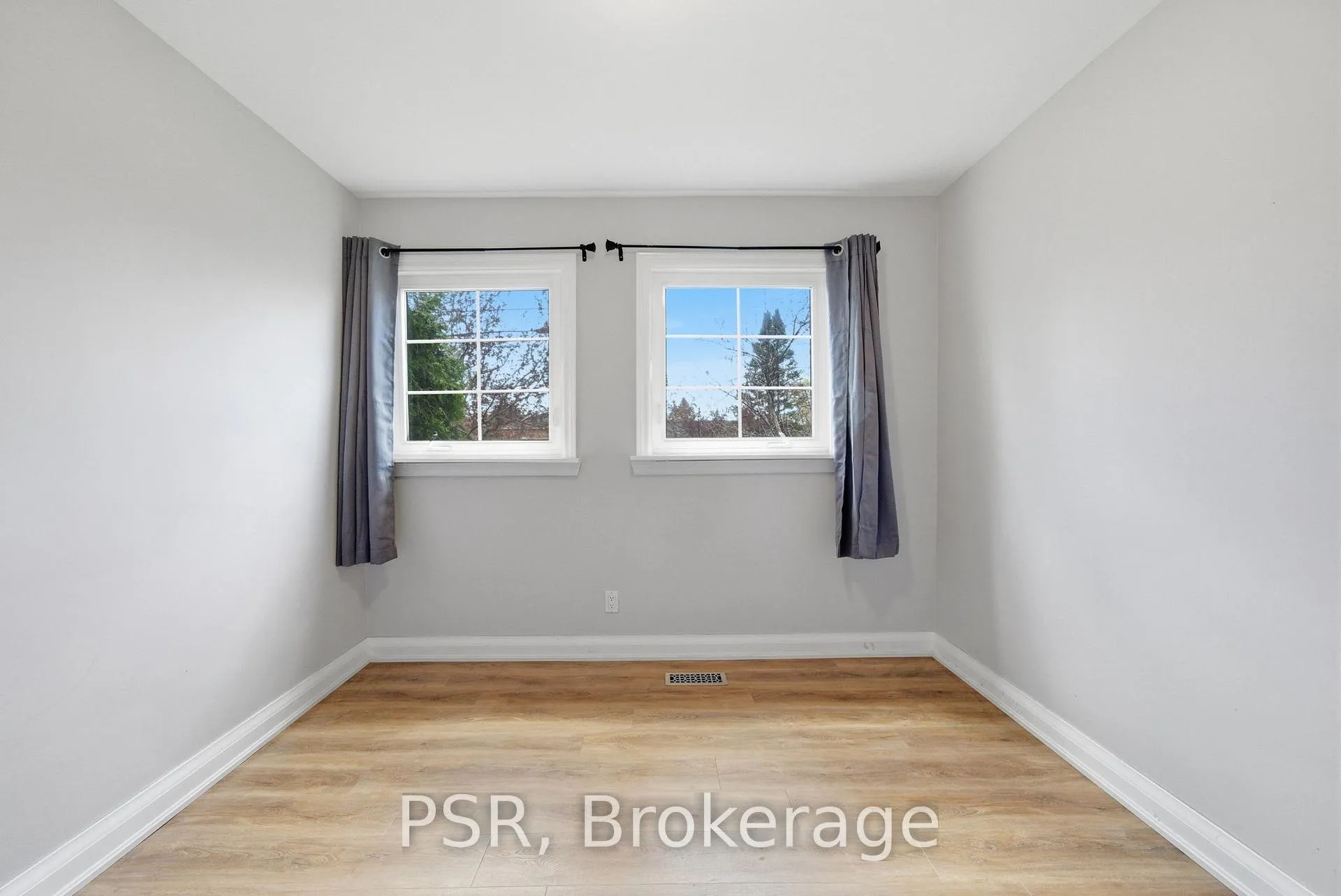 Photo 14 of 42 Jane Street, Clarington, Bowmanville — HOMEH