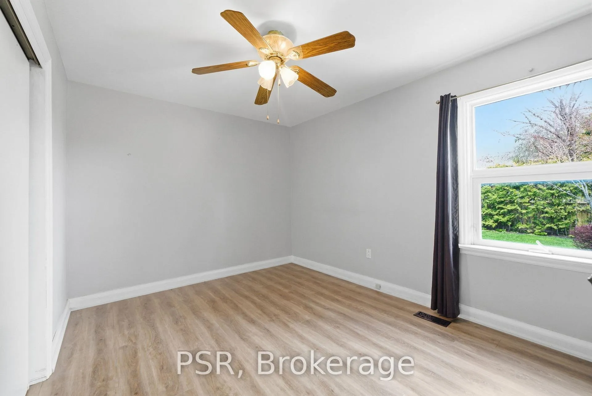 Photo 16 of 42 Jane Street, Clarington, Bowmanville — HOMEH