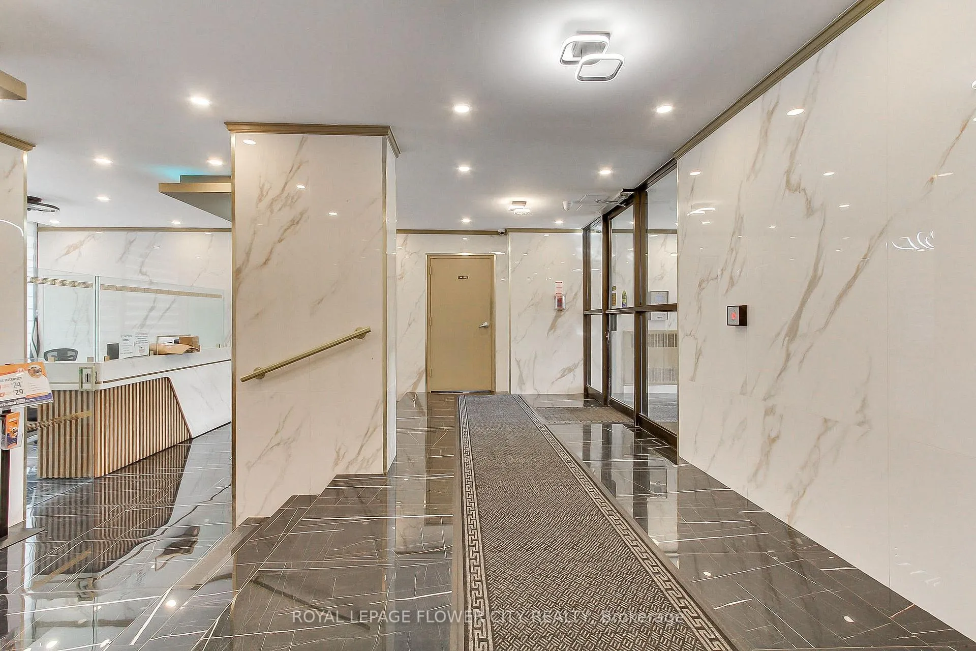 Photo 6 of Unit 909, 10 Sunny Glen Way, Toronto, Flemingdon Park — HOMEH