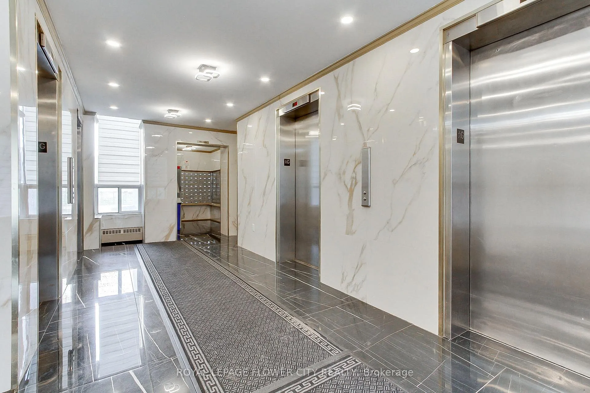 Photo 7 of Unit 909, 10 Sunny Glen Way, Toronto, Flemingdon Park — HOMEH