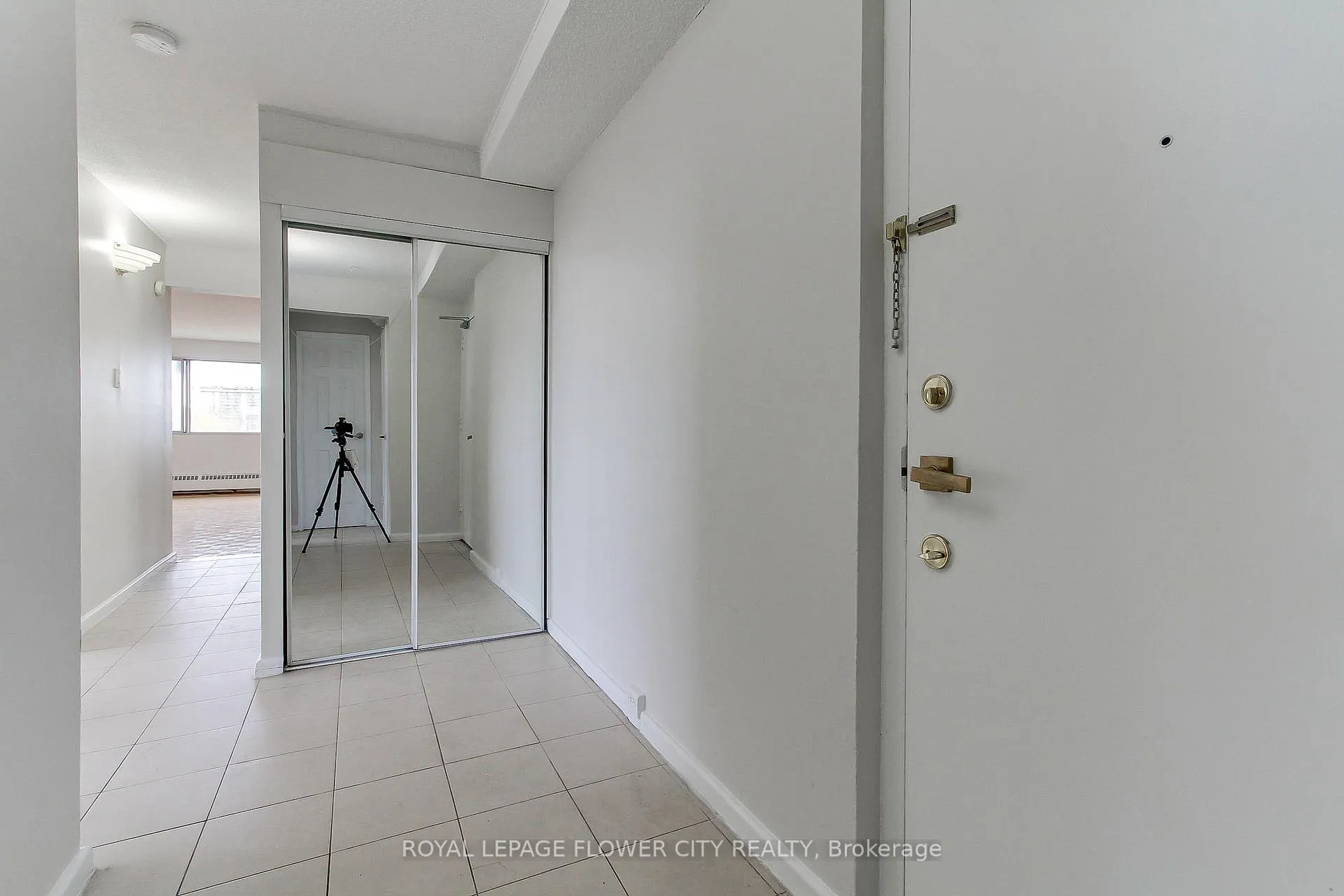 Photo 10 of Unit 909, 10 Sunny Glen Way, Toronto, Flemingdon Park — HOMEH