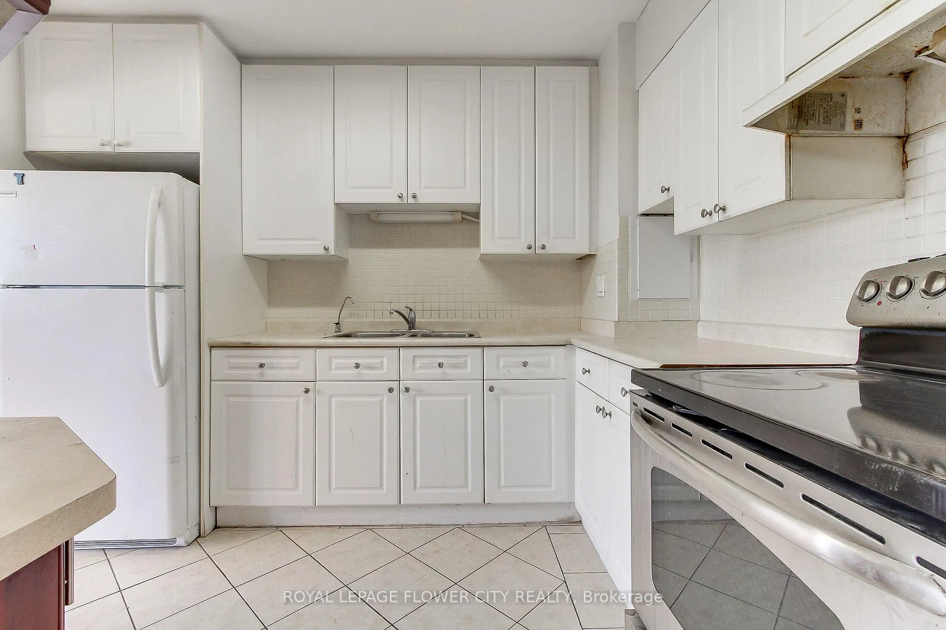 Photo 12 of Unit 909, 10 Sunny Glen Way, Toronto, Flemingdon Park — HOMEH