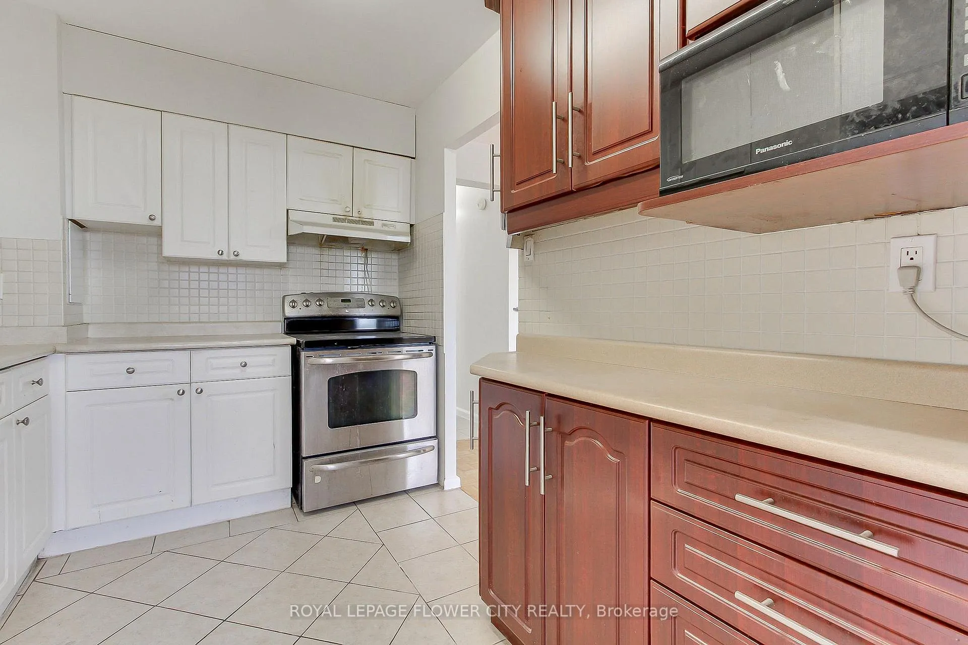 Photo 14 of Unit 909, 10 Sunny Glen Way, Toronto, Flemingdon Park — HOMEH