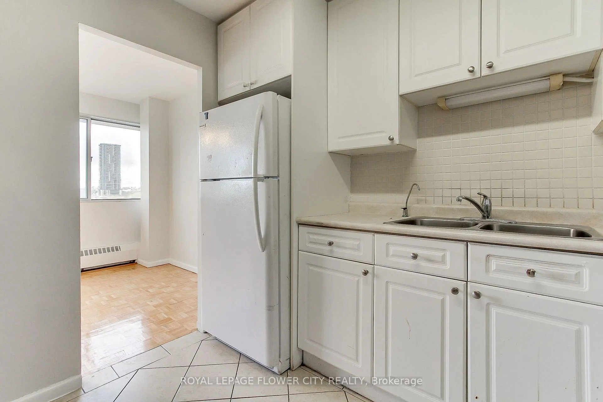 Photo 15 of Unit 909, 10 Sunny Glen Way, Toronto, Flemingdon Park — HOMEH