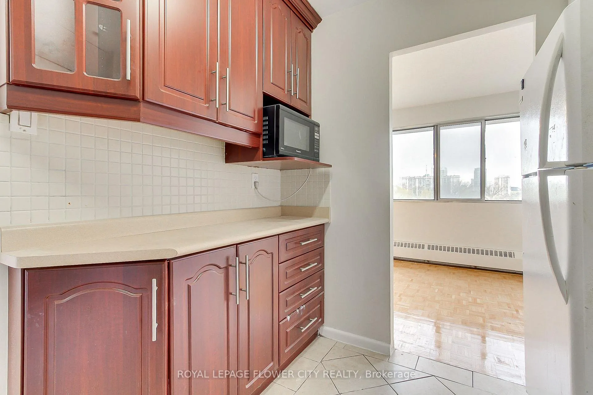 Photo 16 of Unit 909, 10 Sunny Glen Way, Toronto, Flemingdon Park — HOMEH