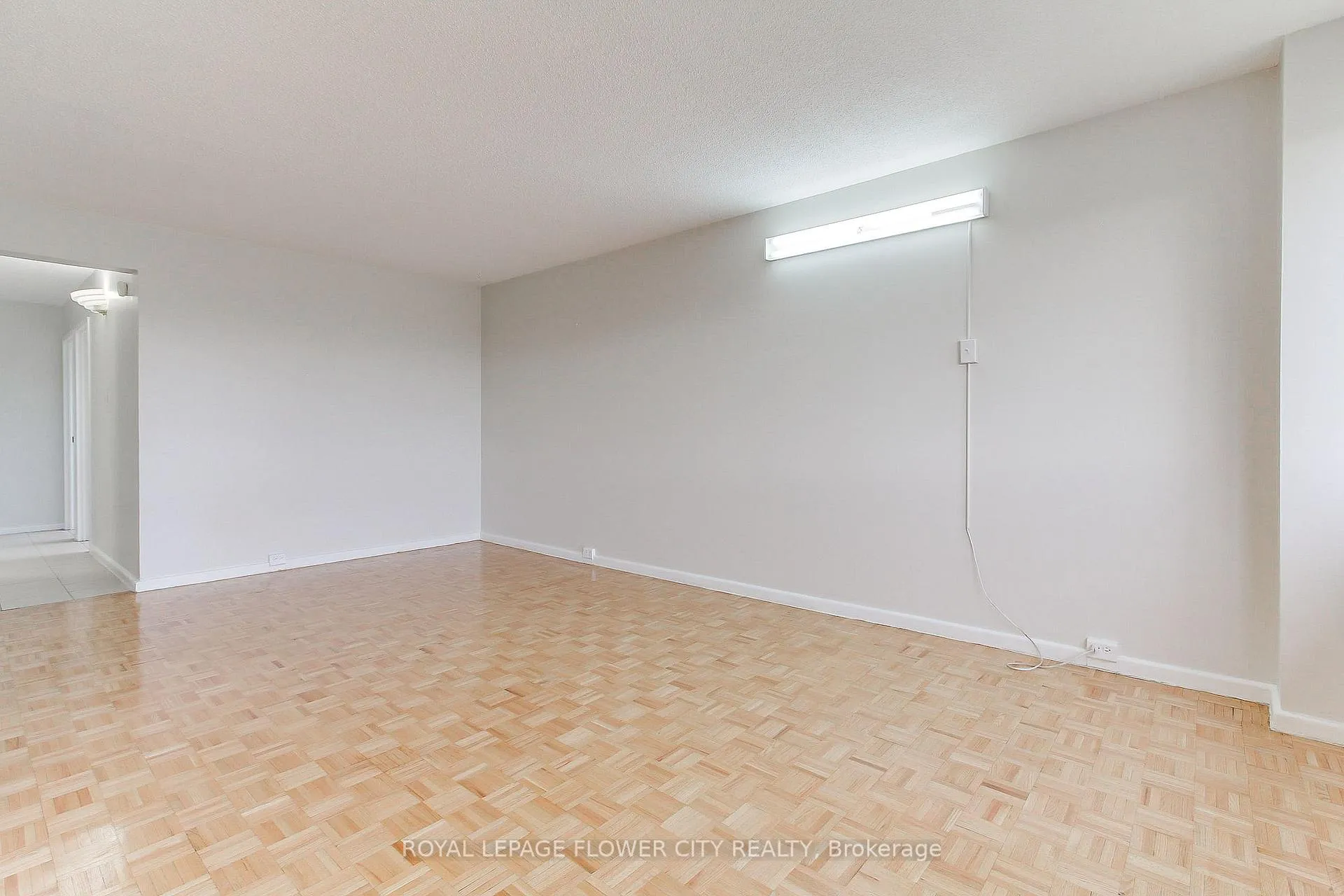 Photo 20 of Unit 909, 10 Sunny Glen Way, Toronto, Flemingdon Park — HOMEH