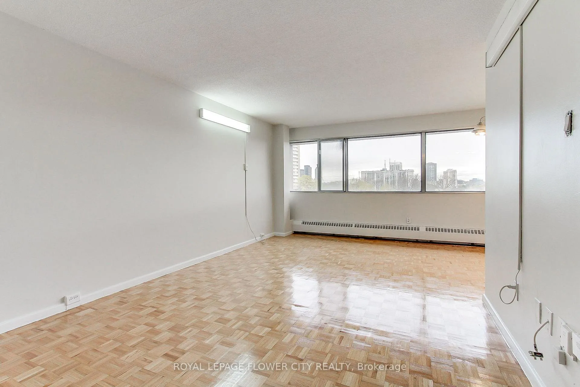 Photo 22 of Unit 909, 10 Sunny Glen Way, Toronto, Flemingdon Park — HOMEH