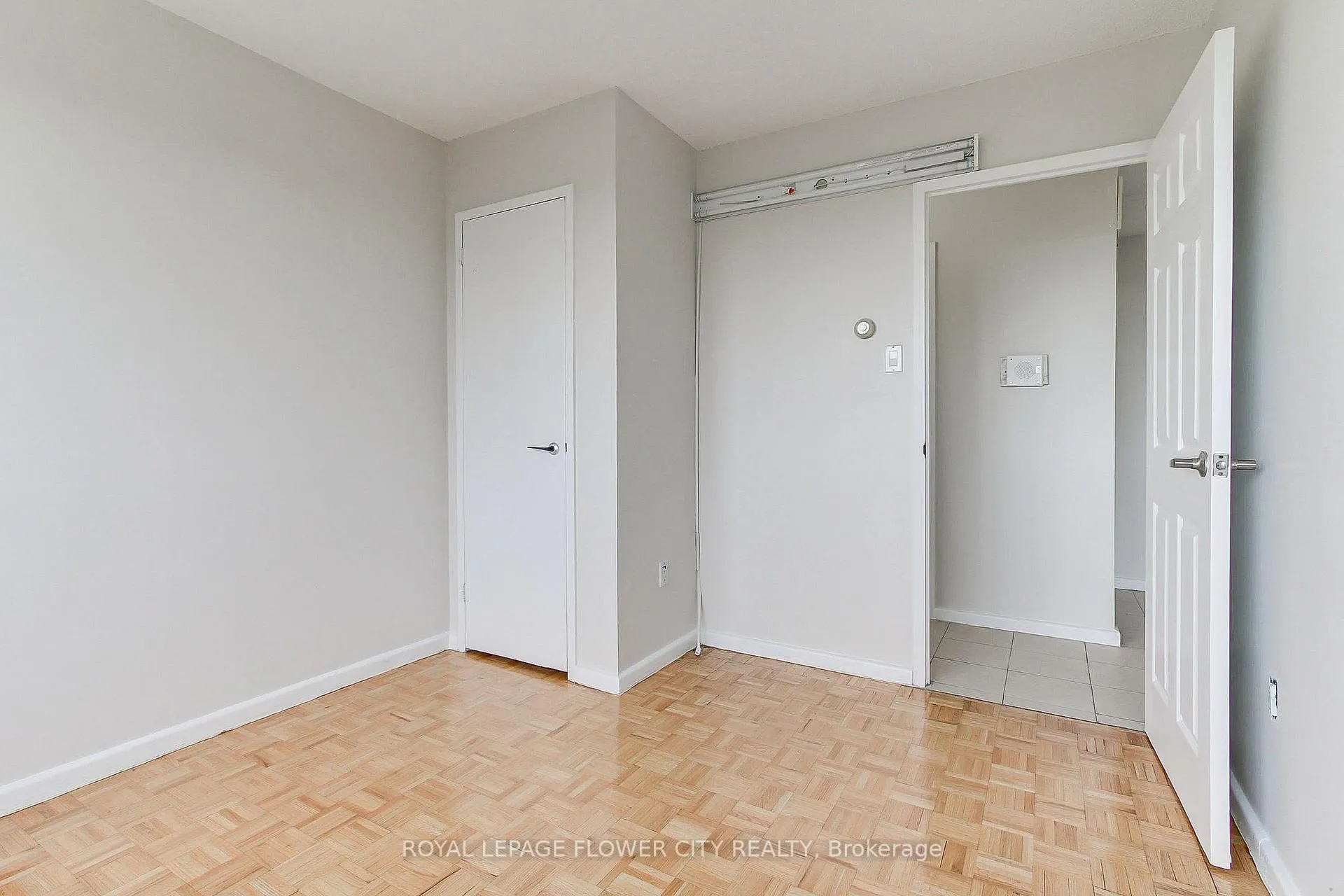 Photo 30 of Unit 909, 10 Sunny Glen Way, Toronto, Flemingdon Park — HOMEH