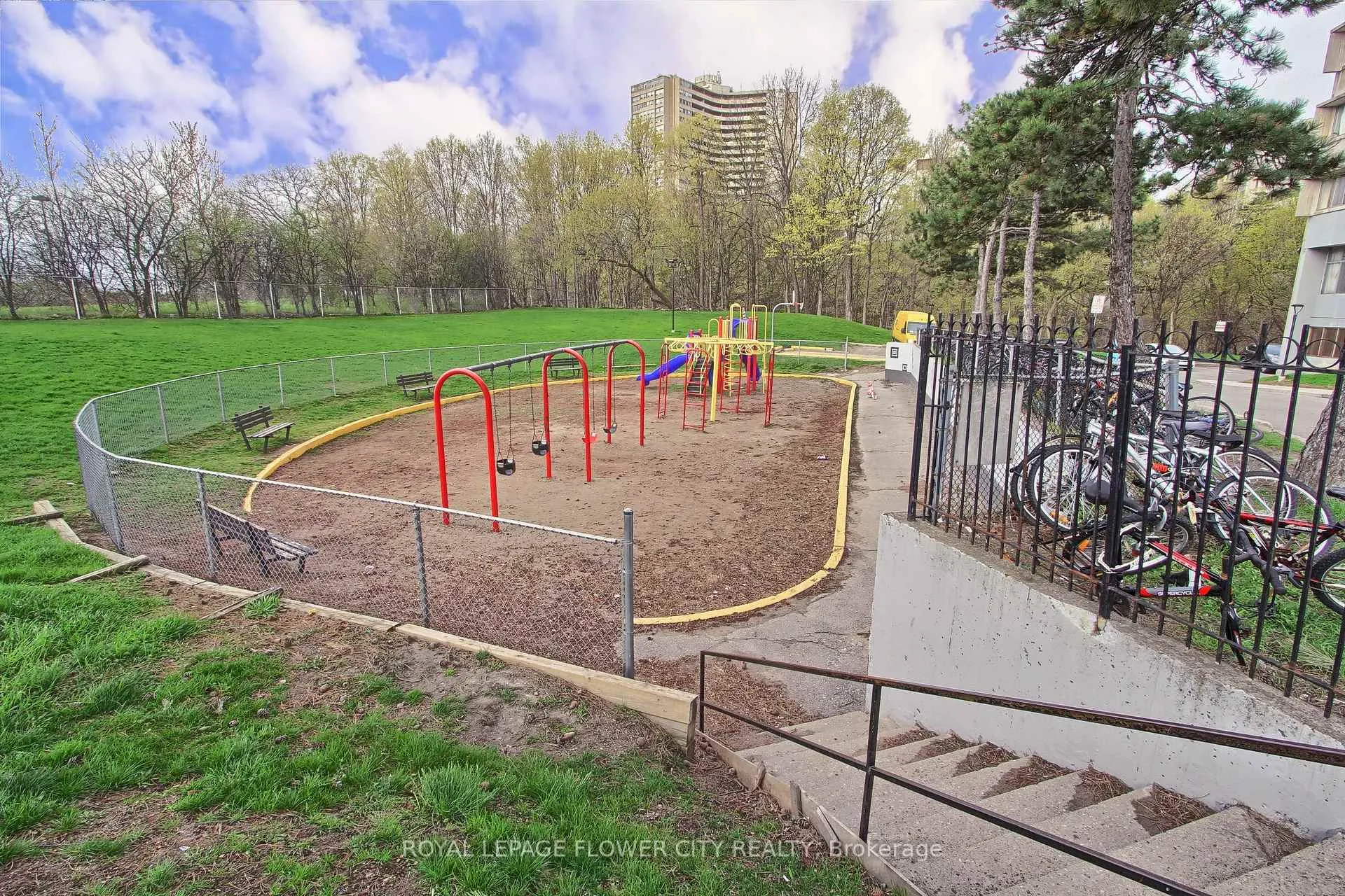 Photo 33 of Unit 909, 10 Sunny Glen Way, Toronto, Flemingdon Park — HOMEH