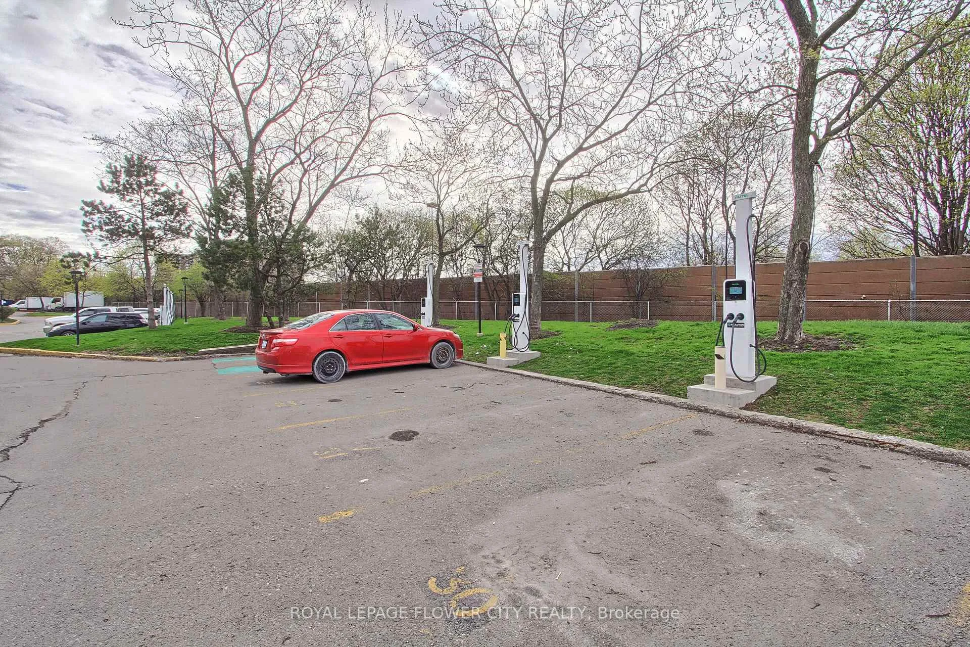 Photo 34 of Unit 909, 10 Sunny Glen Way, Toronto, Flemingdon Park — HOMEH