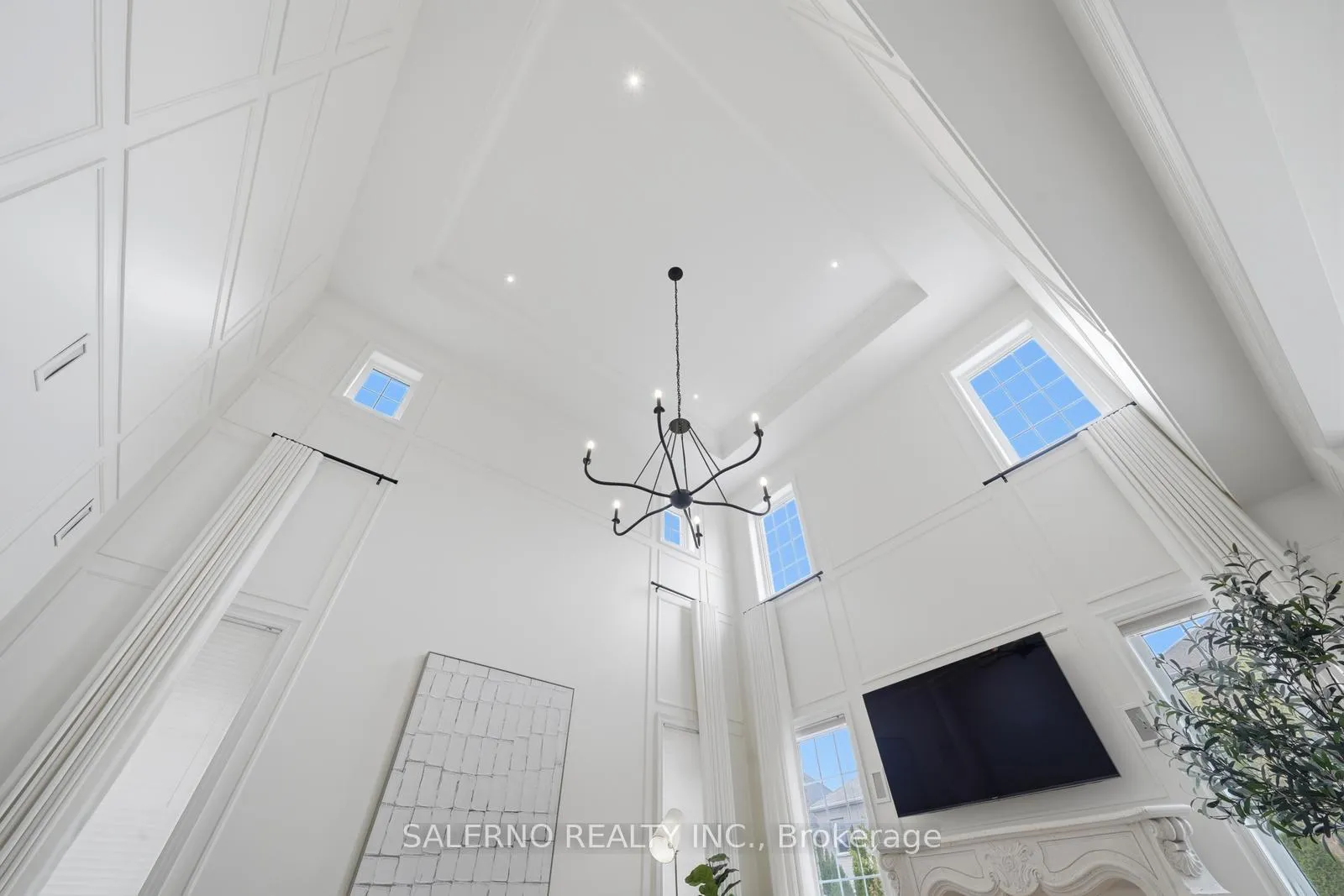 Photo 10 of 58 Balderson Drive, Vaughan, Kleinburg — HOMEH