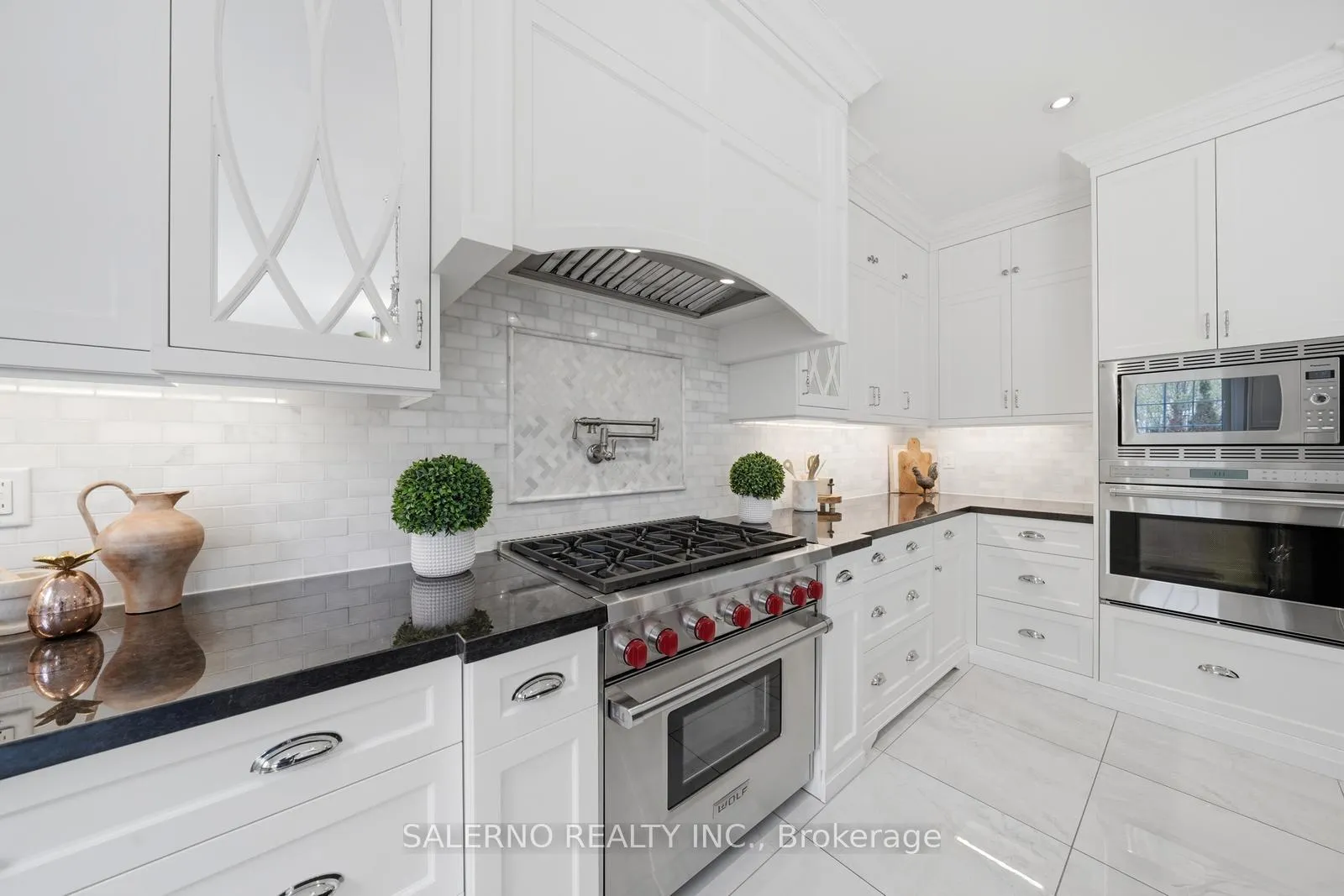 Photo 14 of 58 Balderson Drive, Vaughan, Kleinburg — HOMEH