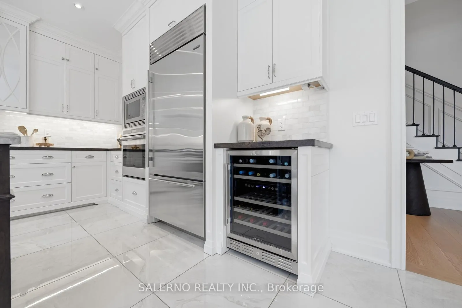 Photo 16 of 58 Balderson Drive, Vaughan, Kleinburg — HOMEH