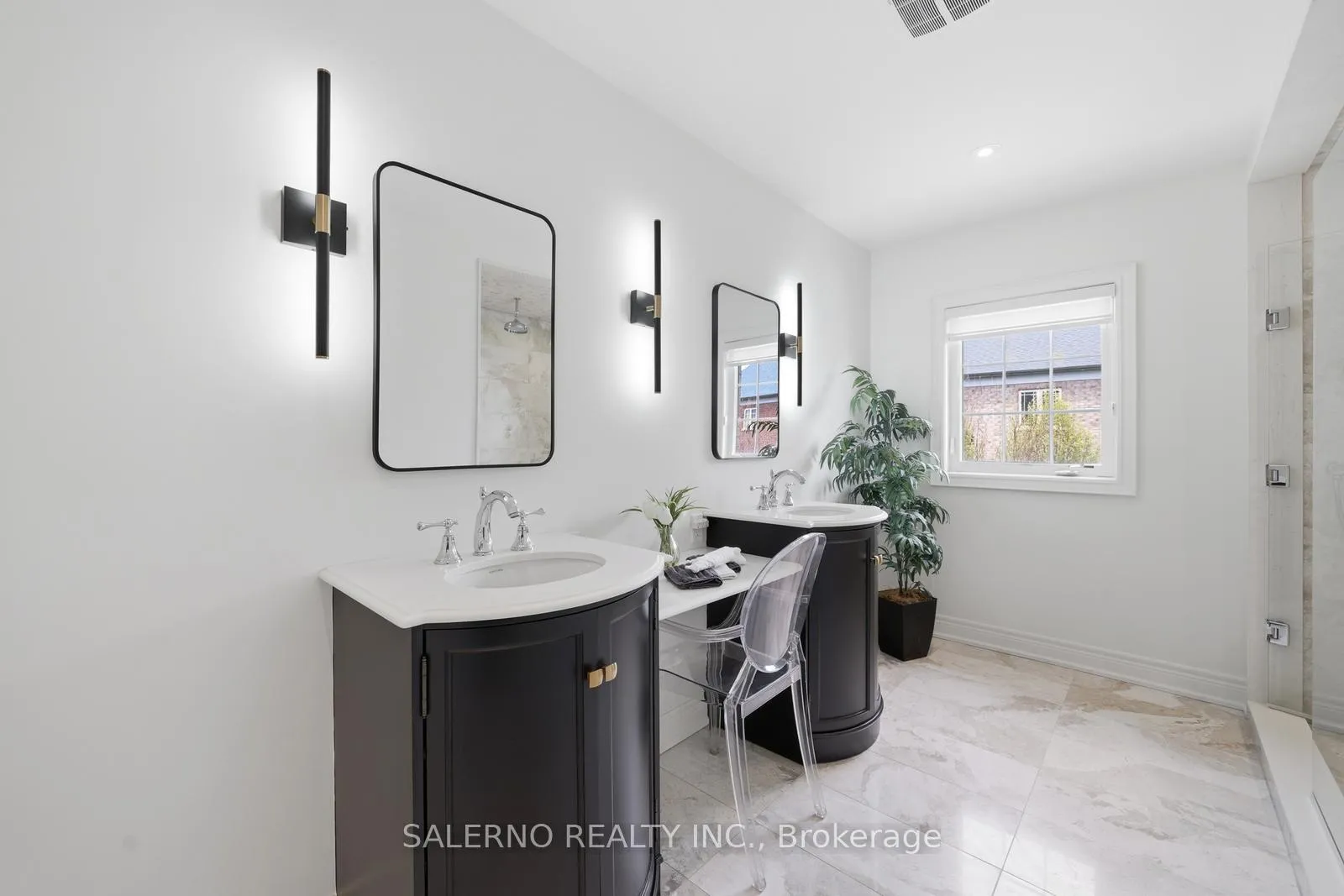 Photo 26 of 58 Balderson Drive, Vaughan, Kleinburg — HOMEH