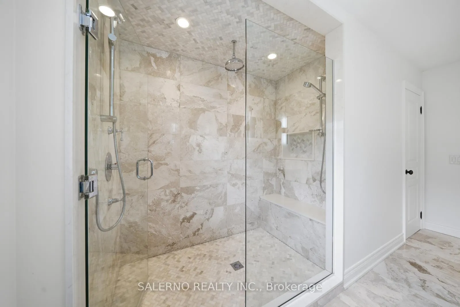 Photo 27 of 58 Balderson Drive, Vaughan, Kleinburg — HOMEH