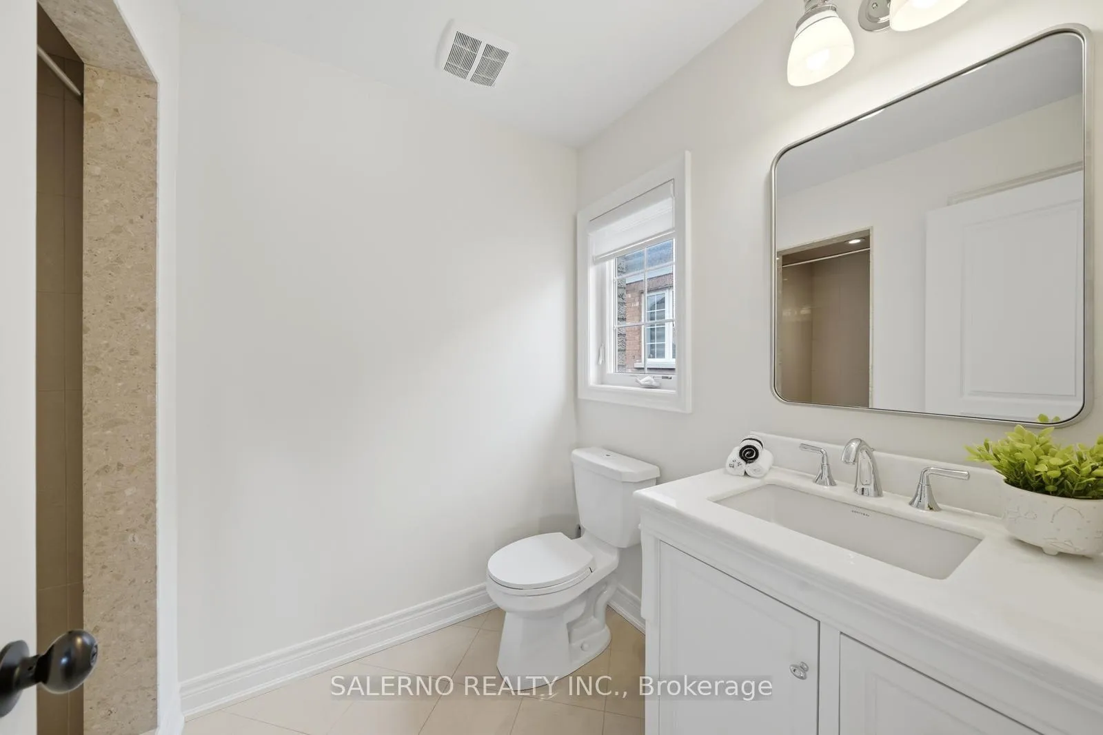 Photo 34 of 58 Balderson Drive, Vaughan, Kleinburg — HOMEH