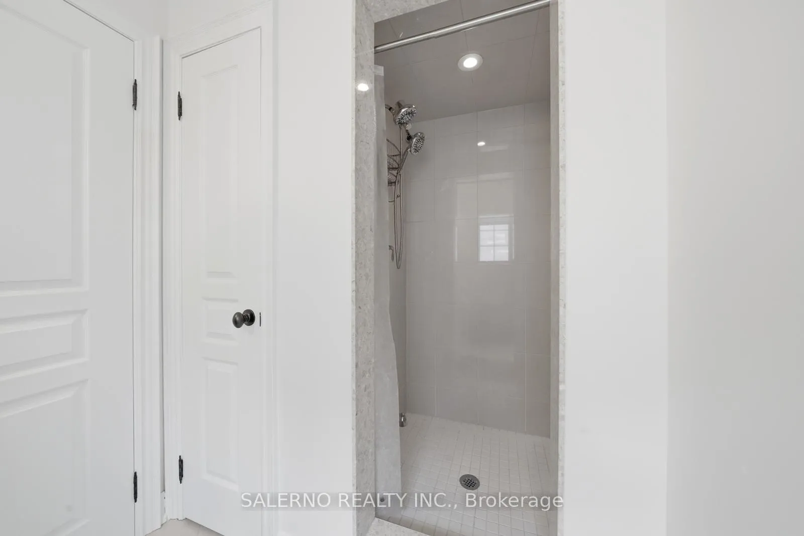 Photo 35 of 58 Balderson Drive, Vaughan, Kleinburg — HOMEH