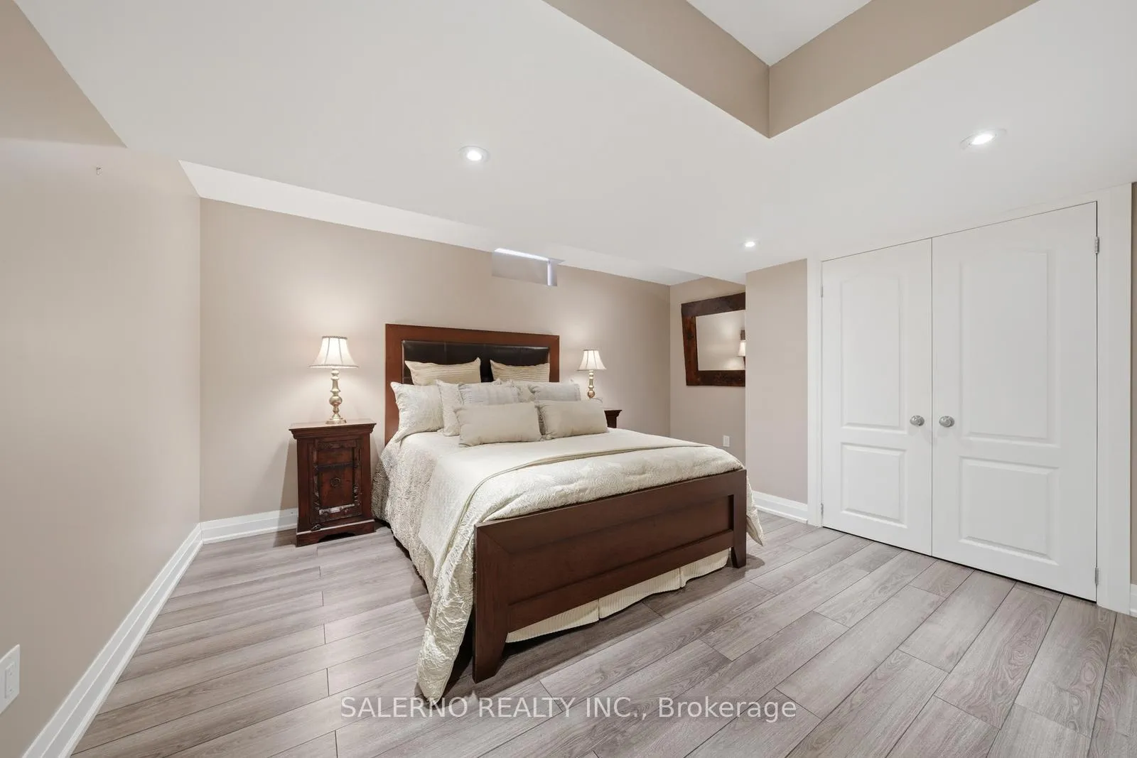 Photo 37 of 58 Balderson Drive, Vaughan, Kleinburg — HOMEH