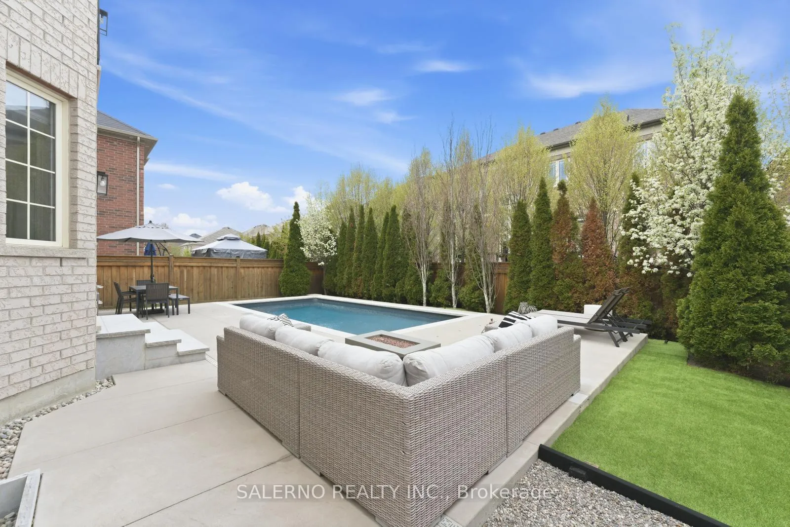 Photo 39 of 58 Balderson Drive, Vaughan, Kleinburg — HOMEH